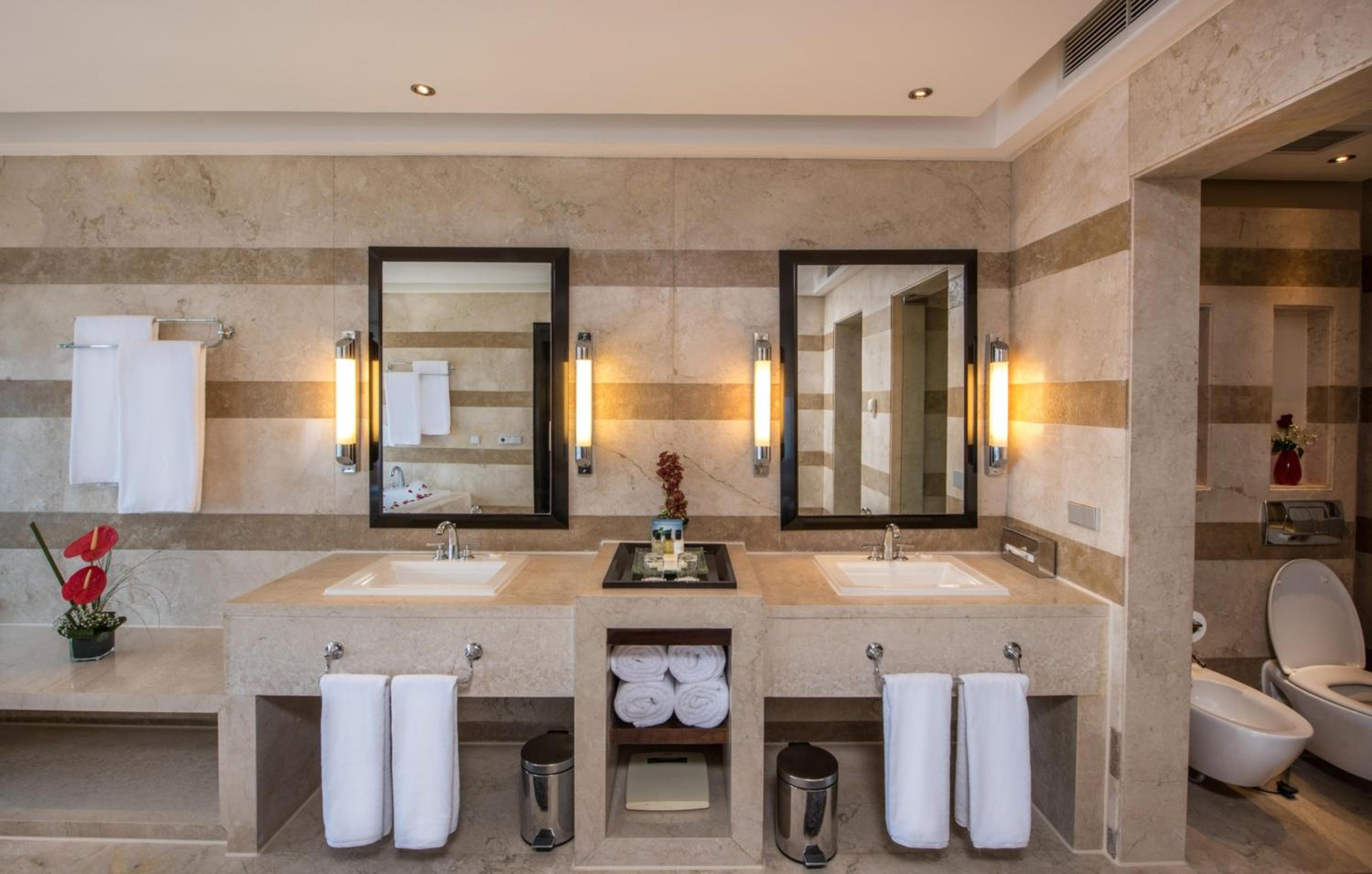 Reef Oasis Blue Bay Resort & Spa