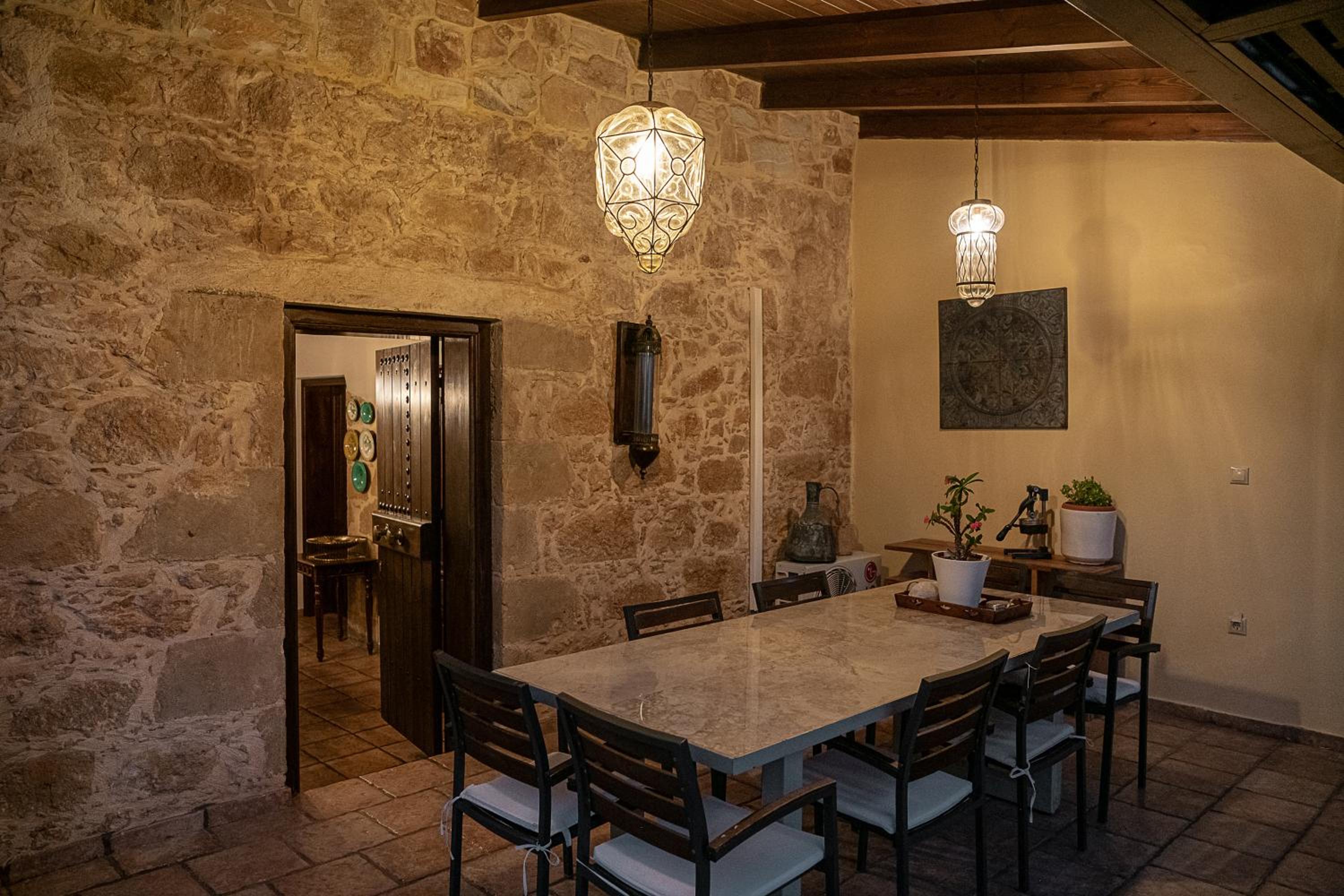 Villa Arhontariki