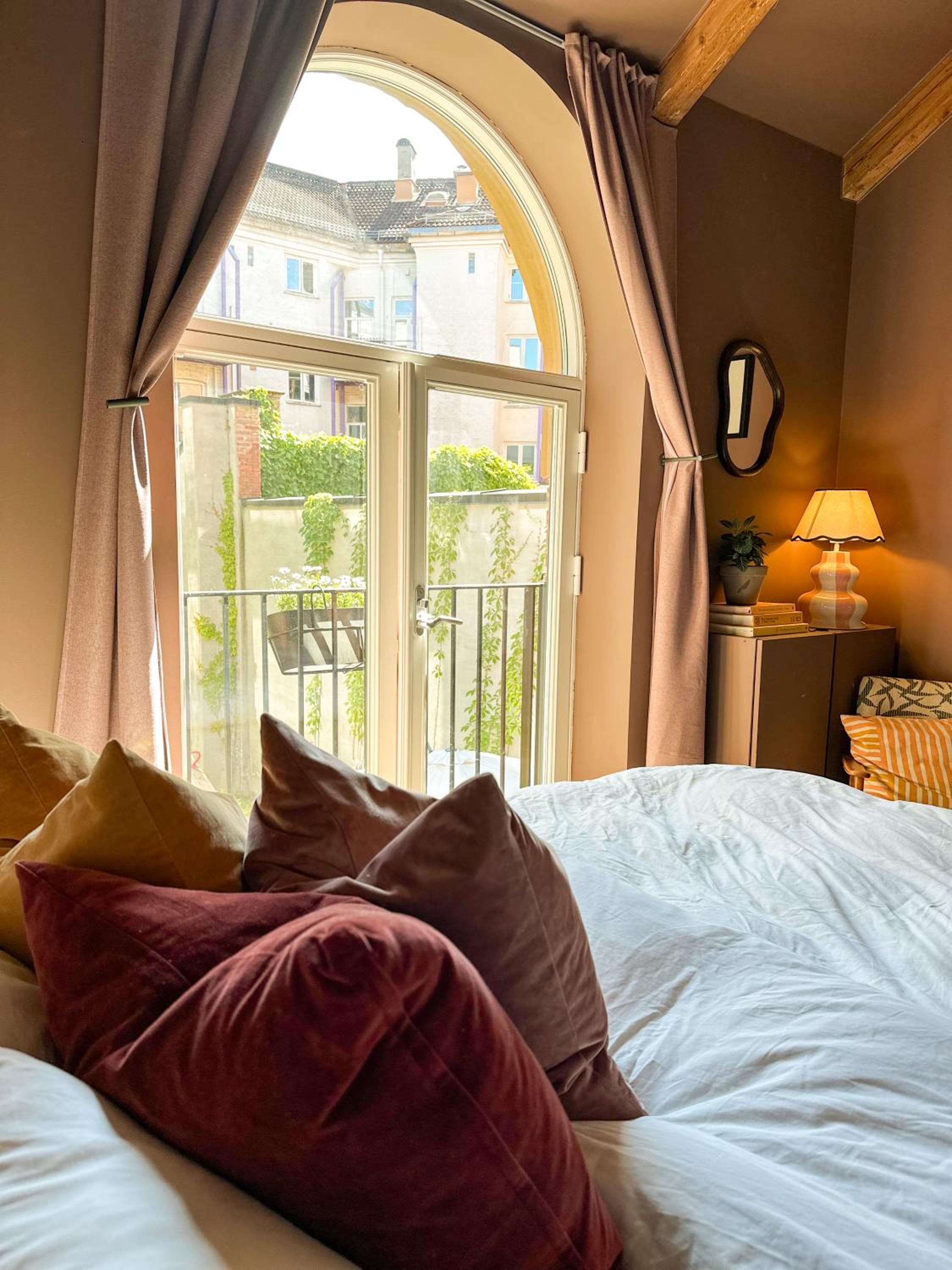 Groups & families, FREE parking, three bedrooms, two baths view 2