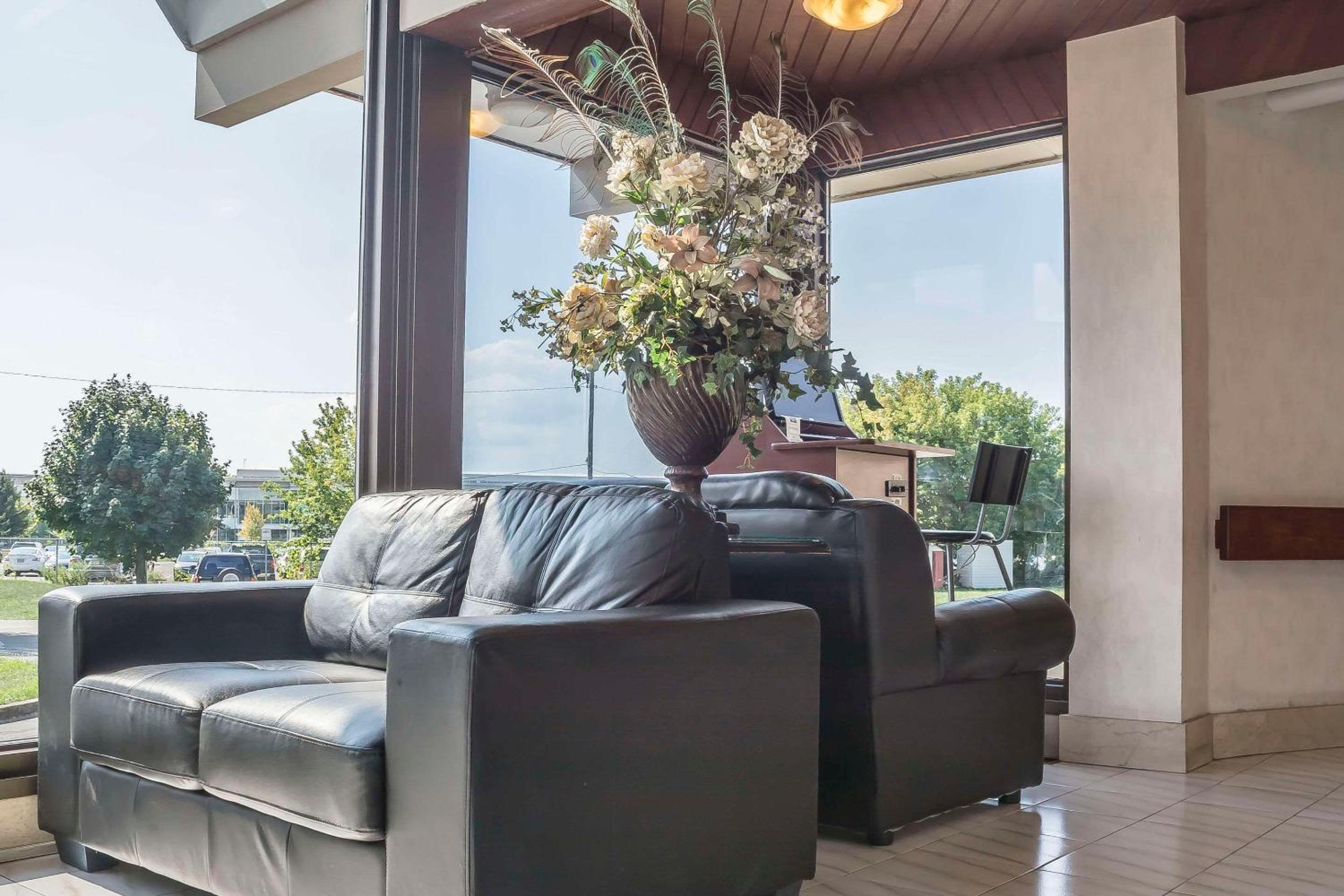 Rodeway Inn Fallsview - Image 5