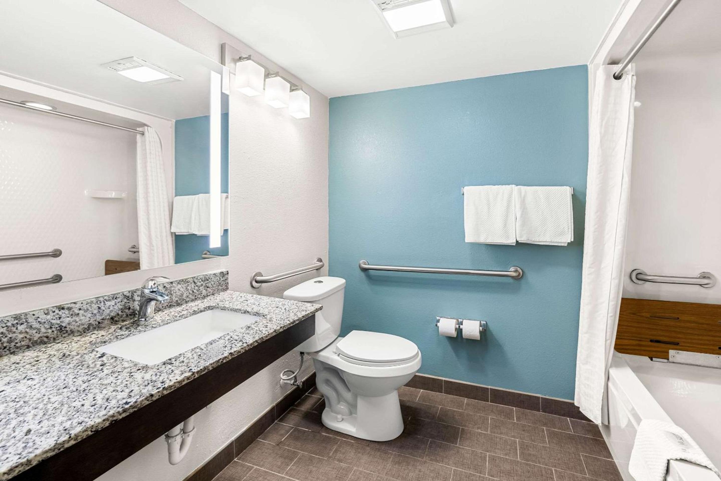 Kingsport Vacations - Sleep Inn  Suites Kingsport TriCities Airport - Property Image 4