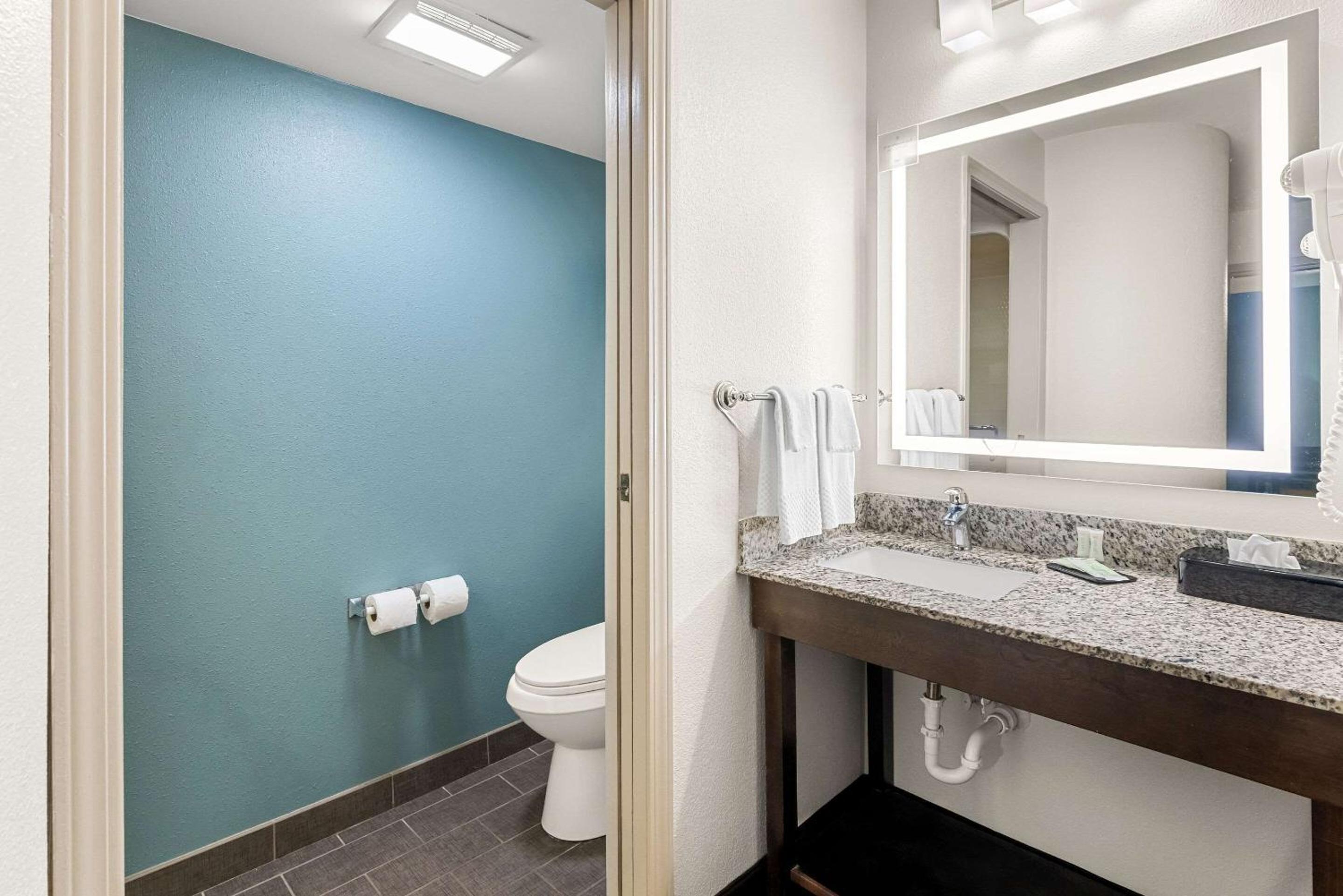 Kingsport Vacations - Sleep Inn  Suites Kingsport TriCities Airport - Property Image 5