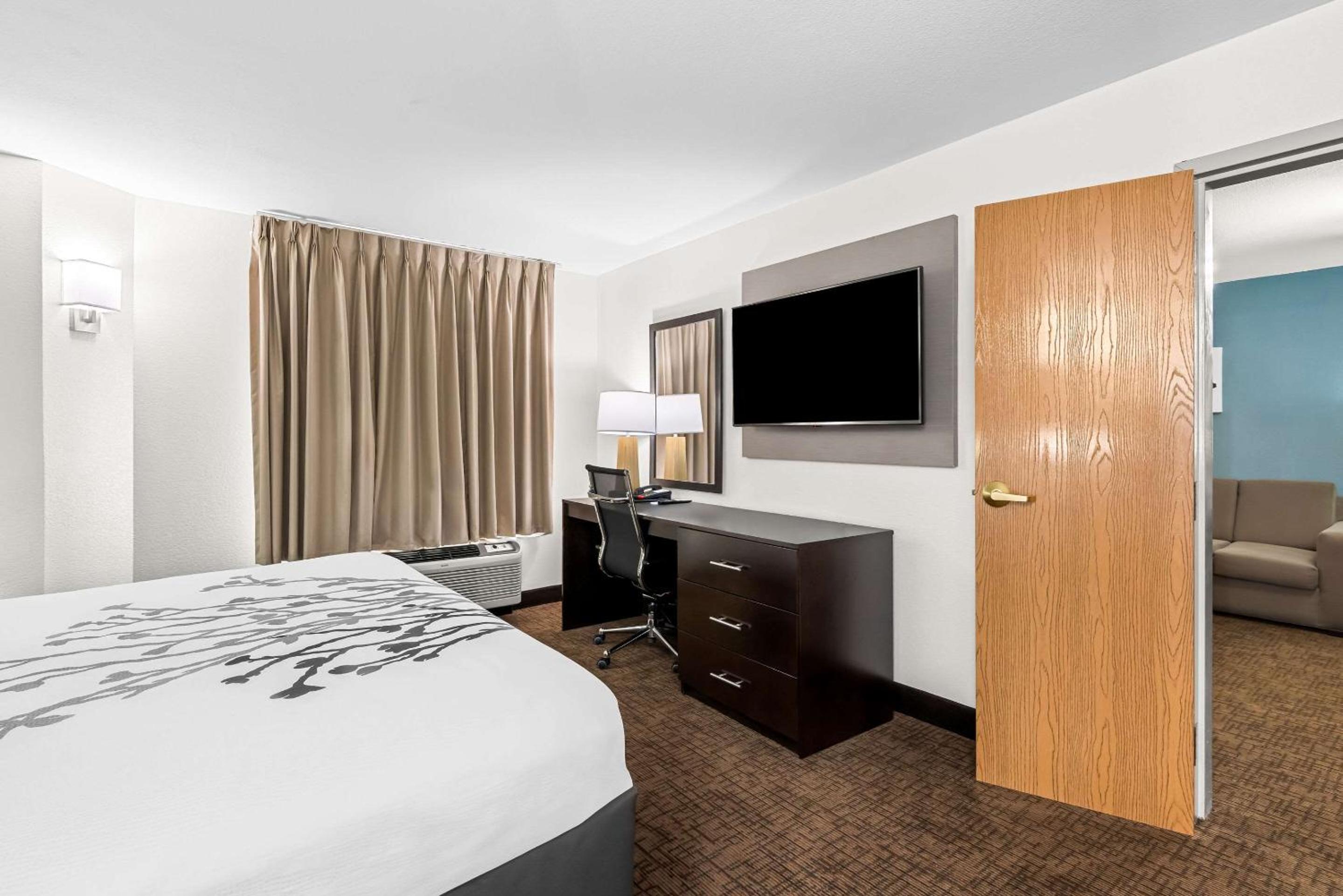 Kingsport Vacations - Sleep Inn  Suites Kingsport TriCities Airport - Property Image 11