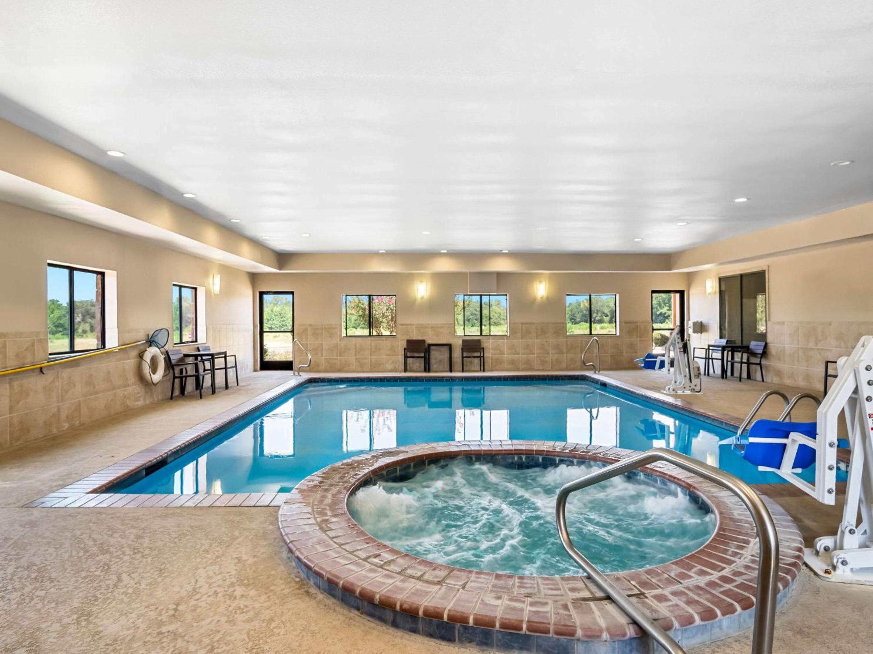 Comfort Suites Lindale - Tyler North, Foto 28