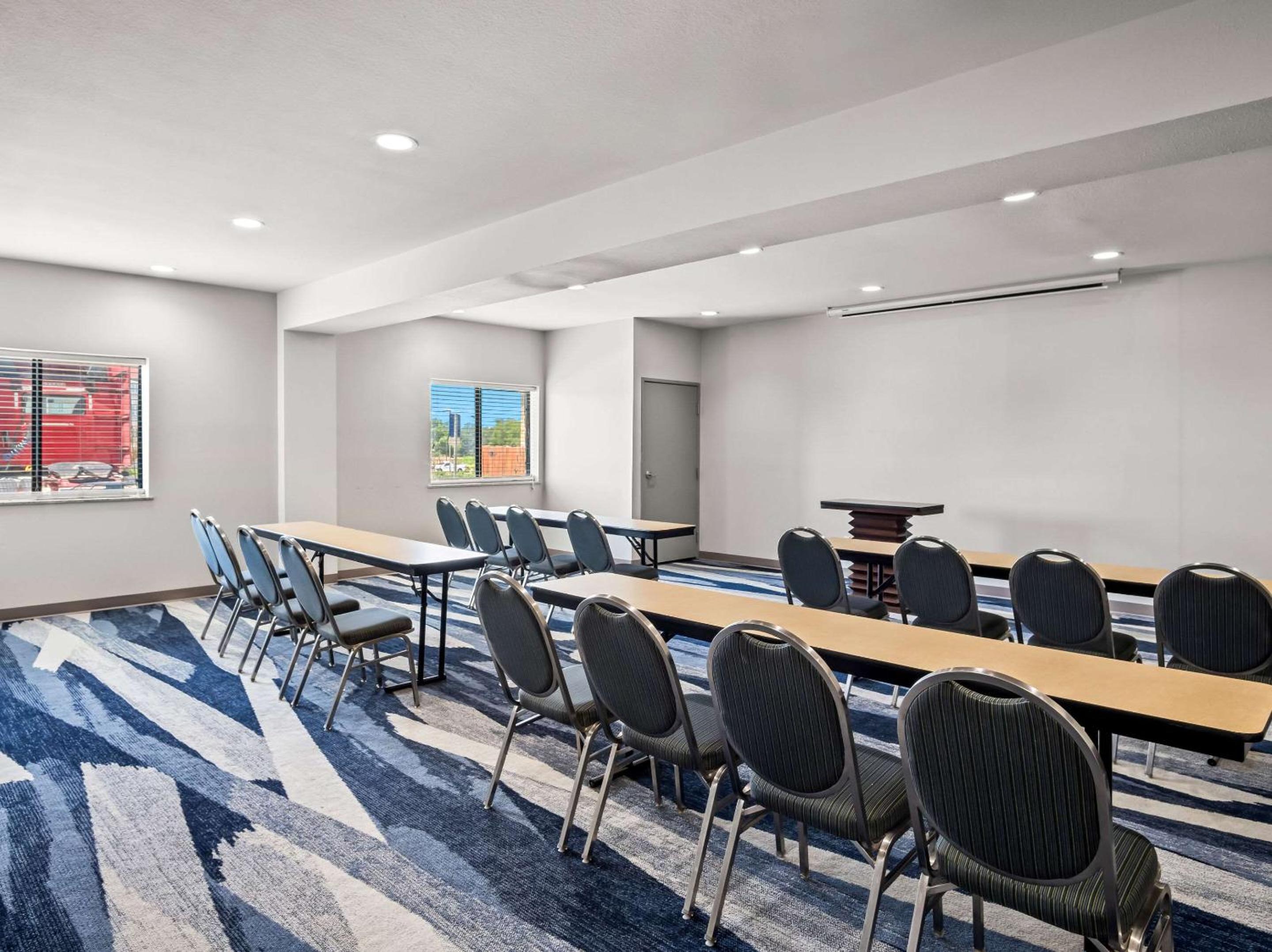 Comfort Suites Lindale - Tyler North, Foto 31