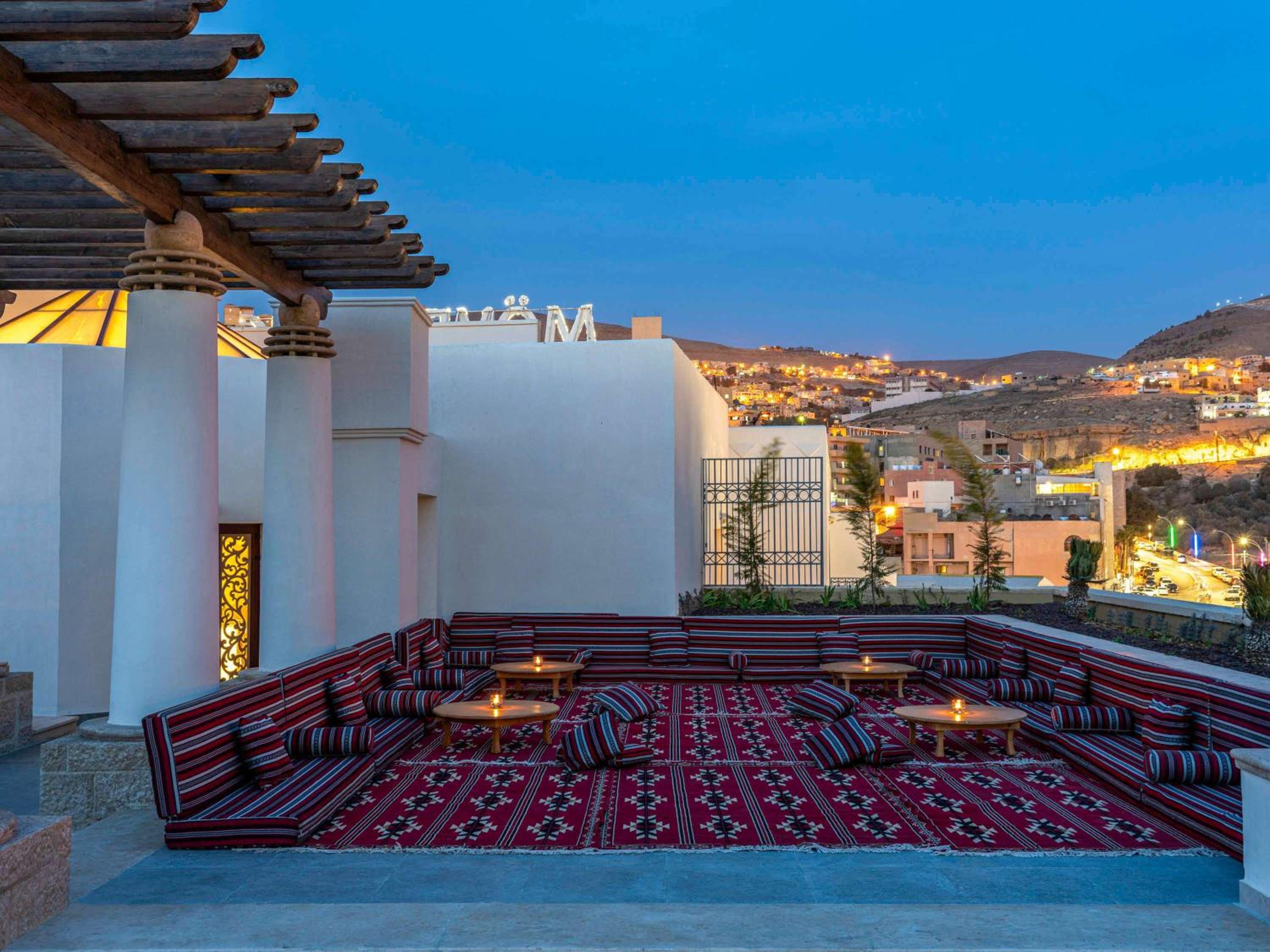 Mövenpick Resort Petra — photo 63