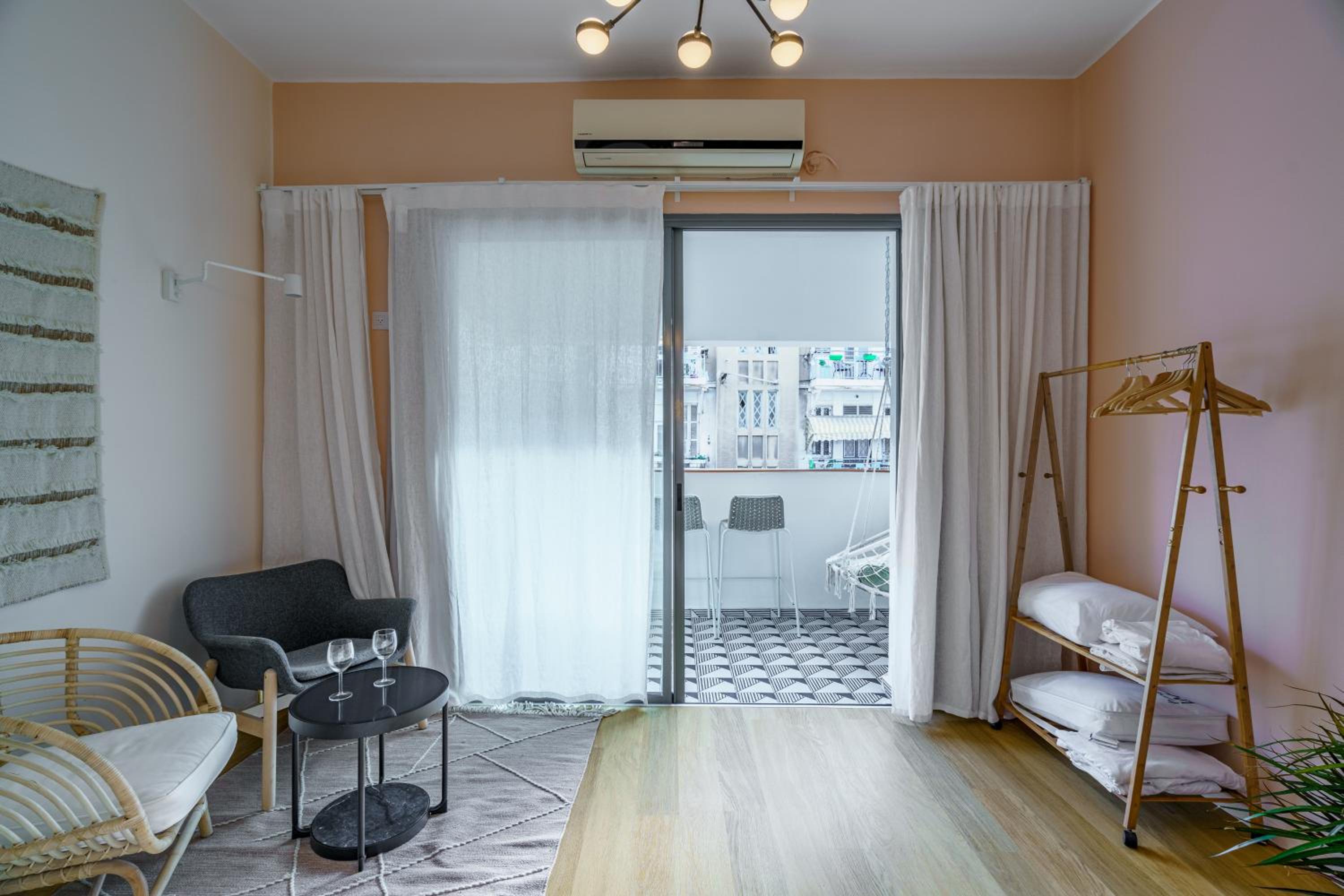 Nabi Yona Apartments