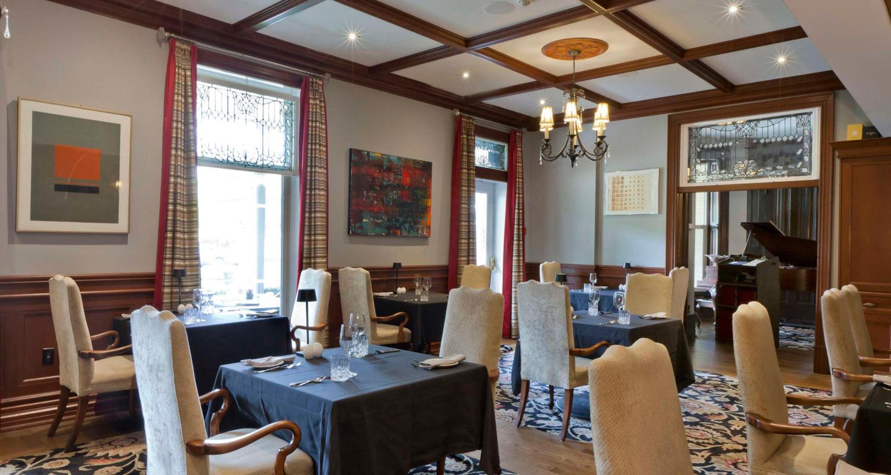 restaurant