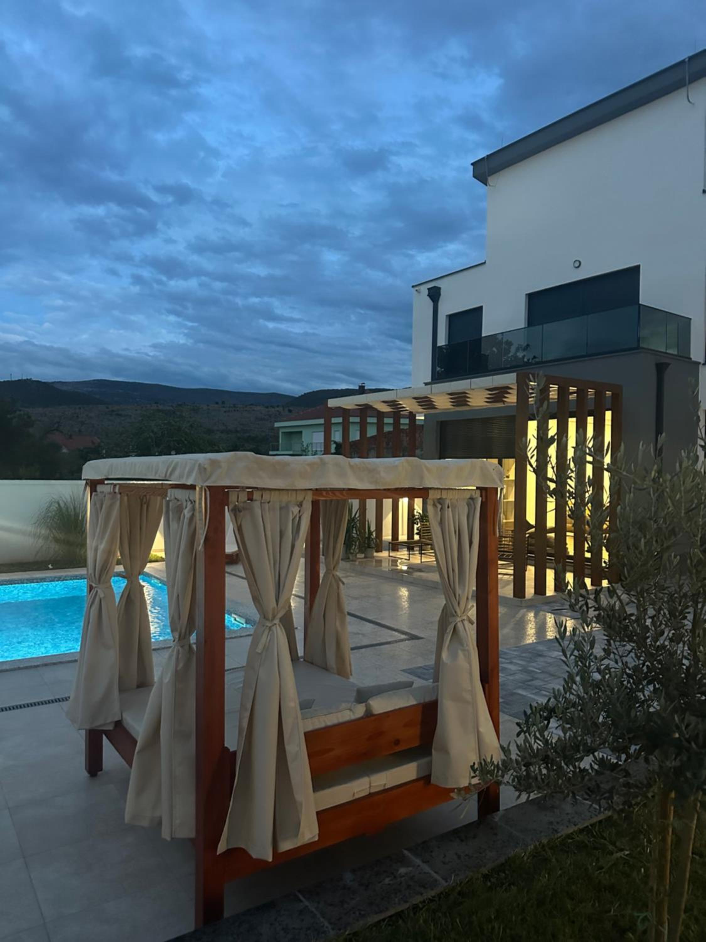 Villa H