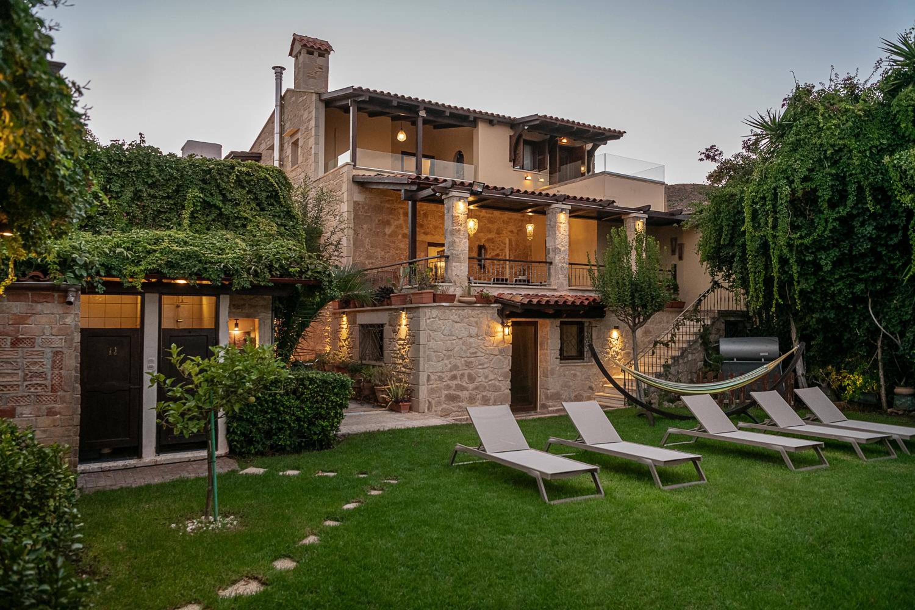 Villa Arhontariki