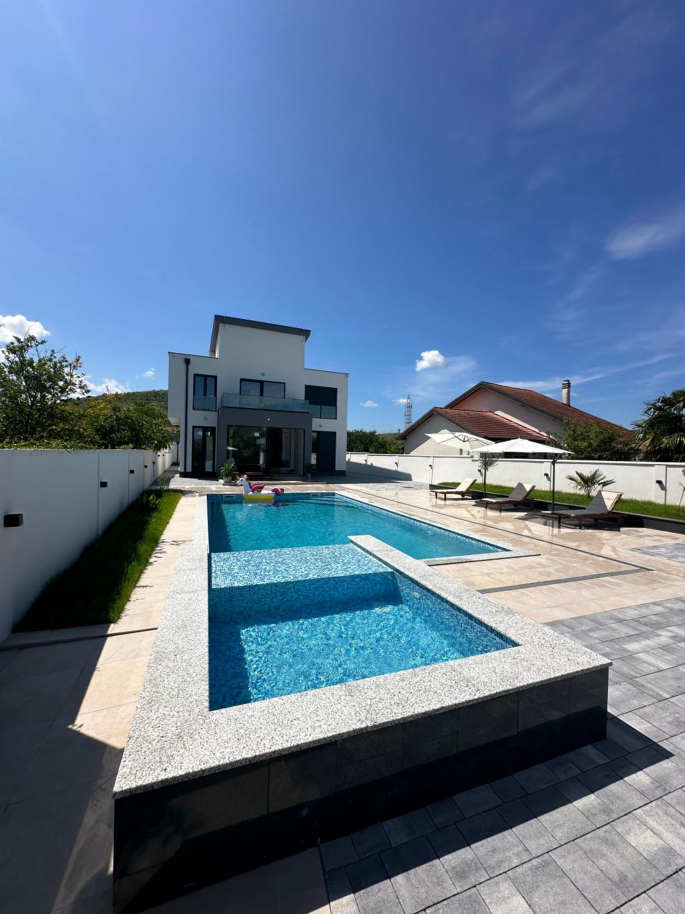 Villa H