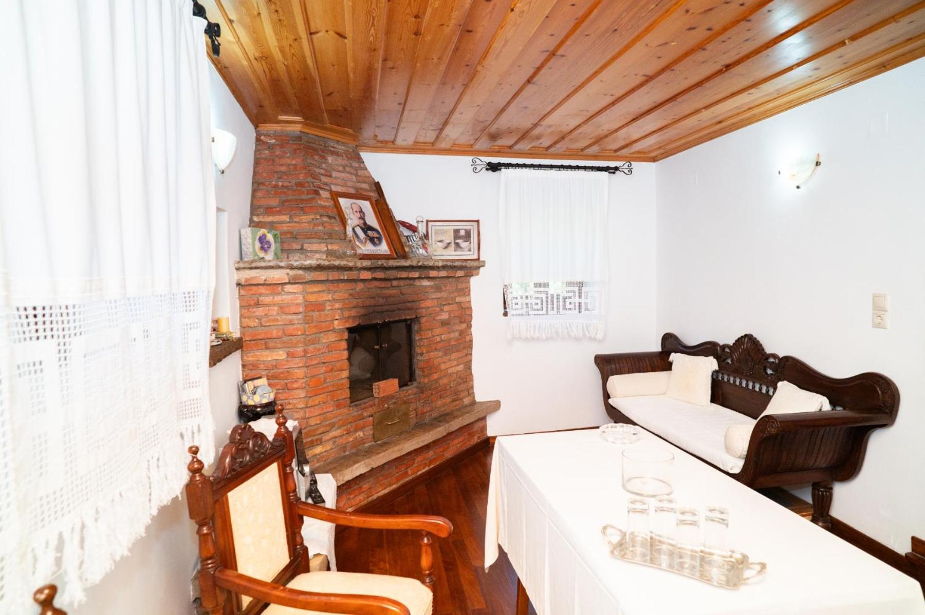 Kalliopi's Apartment