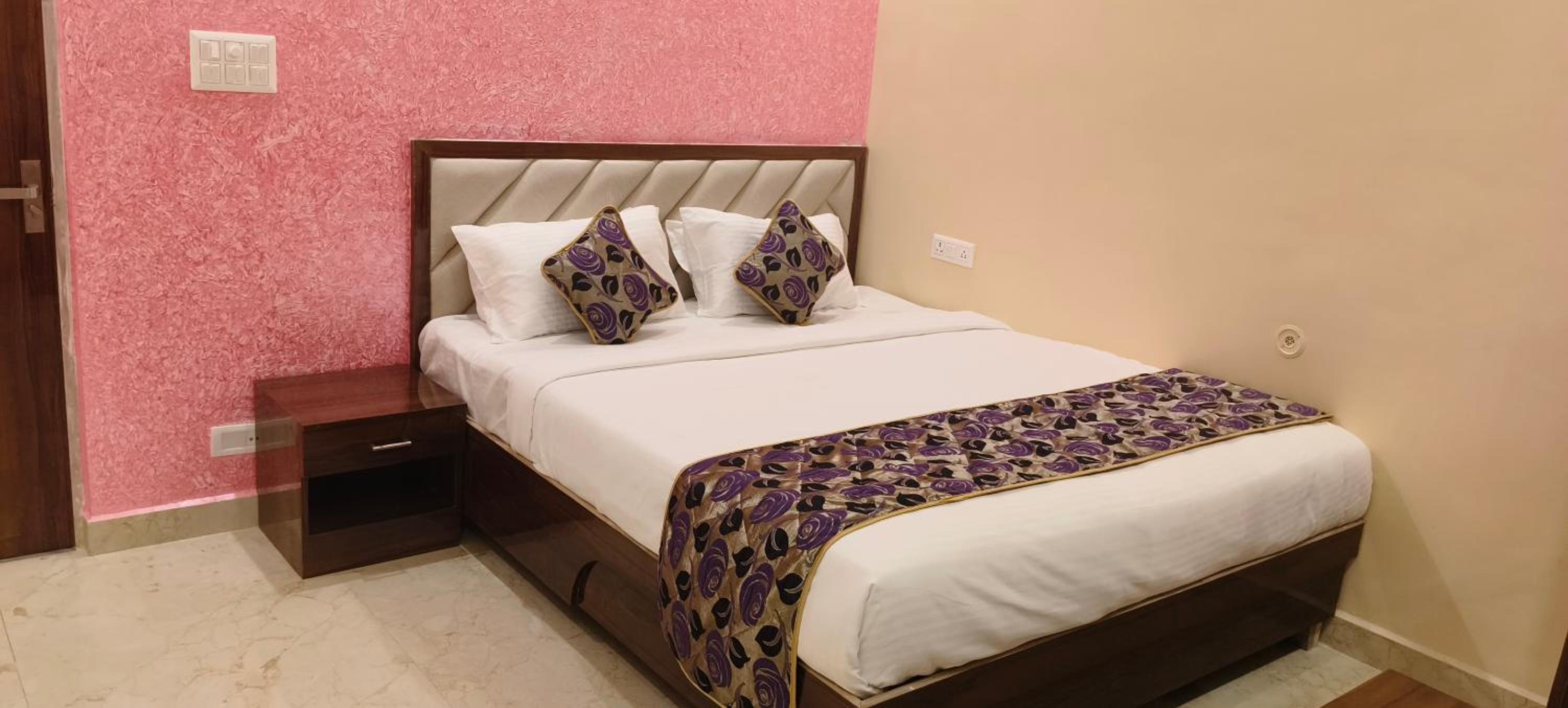 SAROJINI GARDEN HOTEL & RESTAURANT view 5