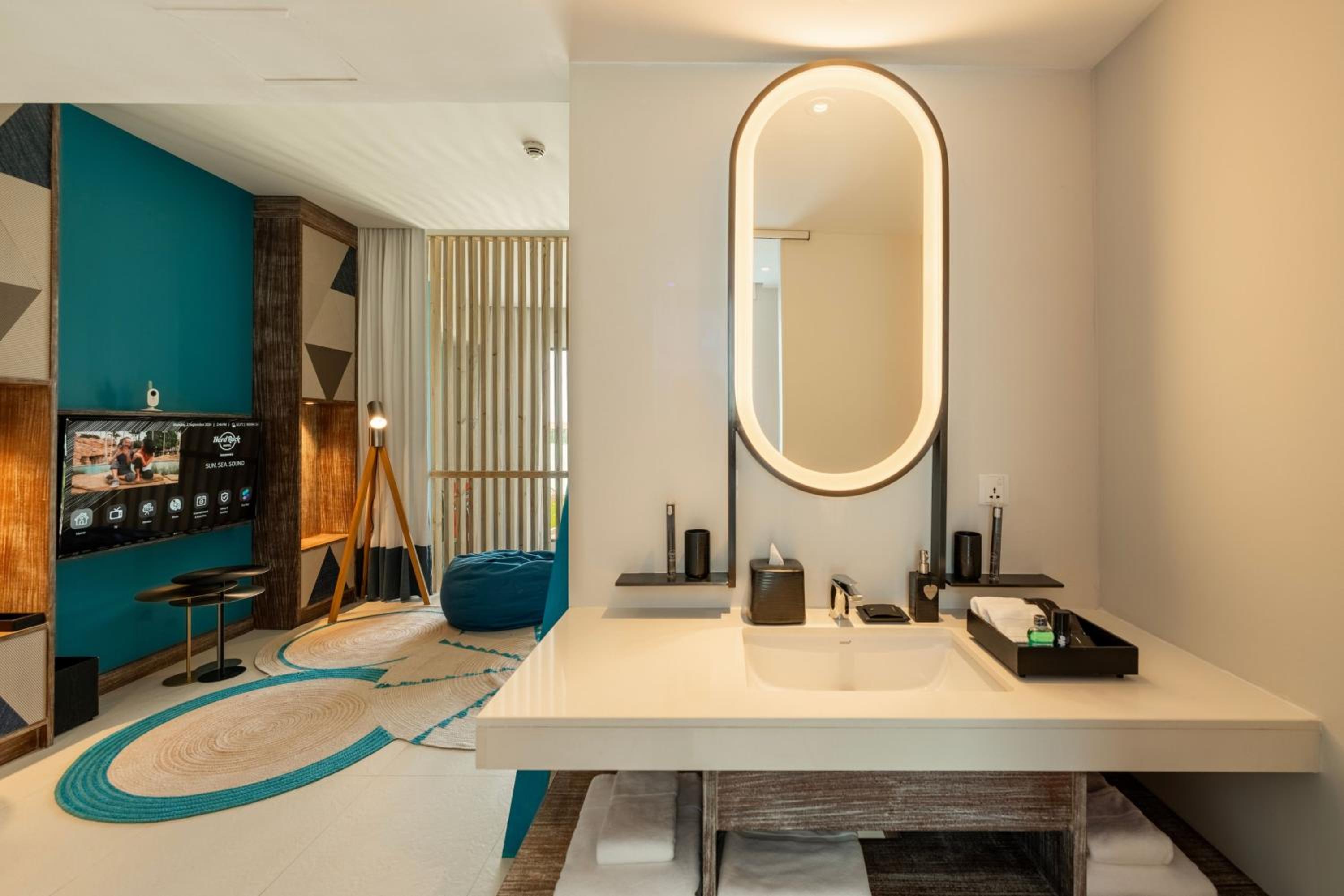 Hard Rock Hotel Maldives — 13