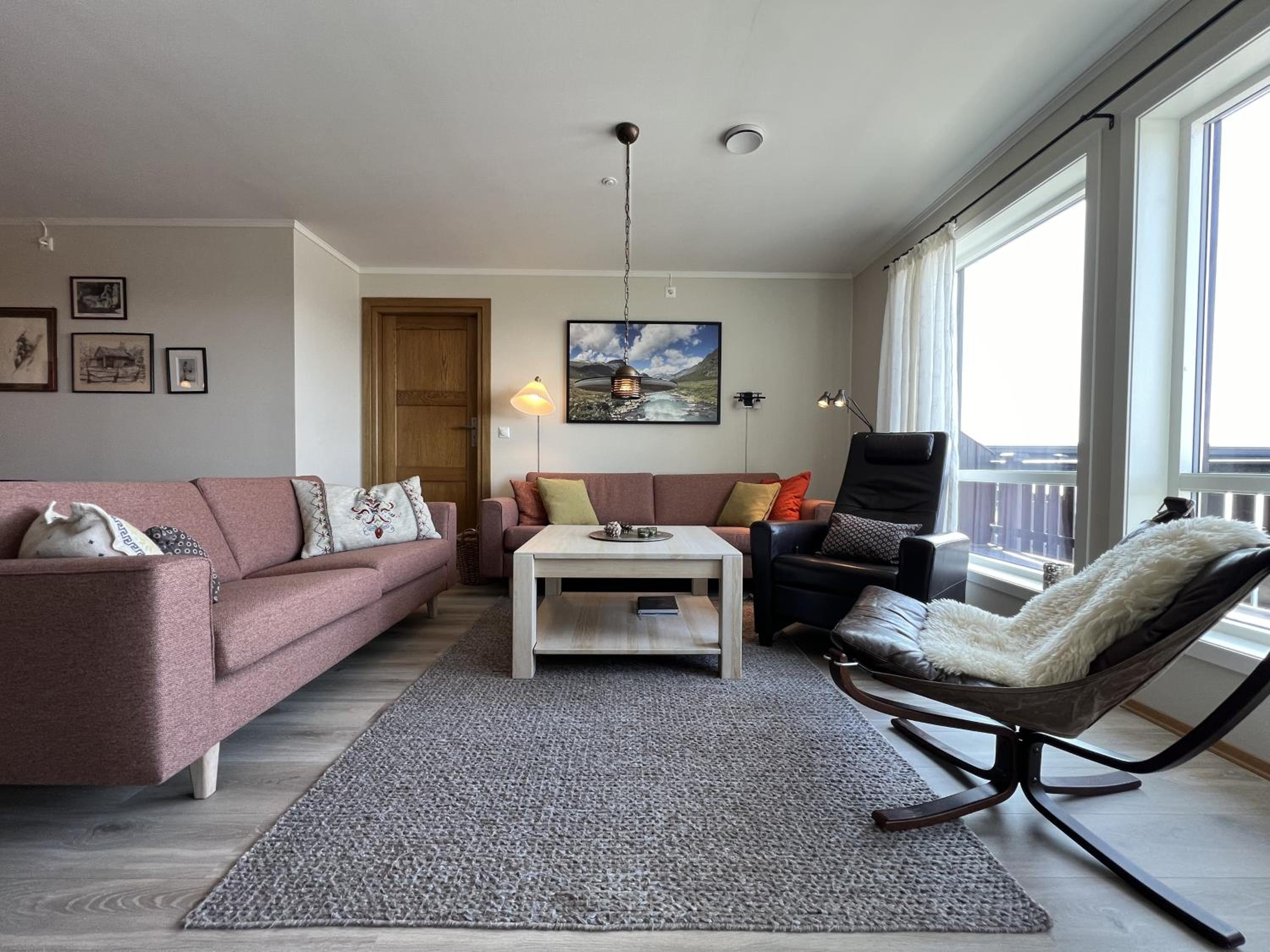 Ideal Family Retreat With 3 Bedrooms view 2