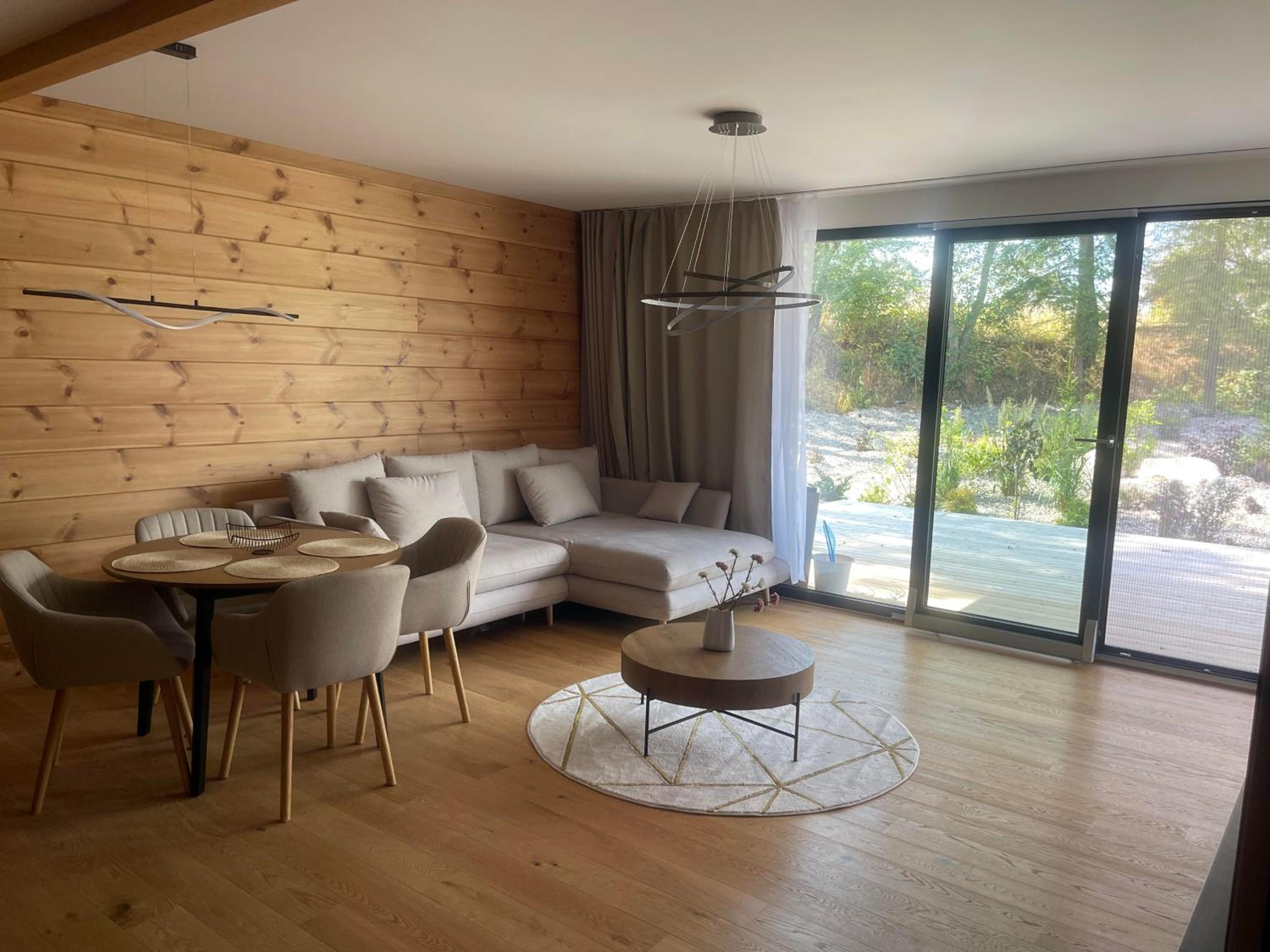 LUXY Apartment