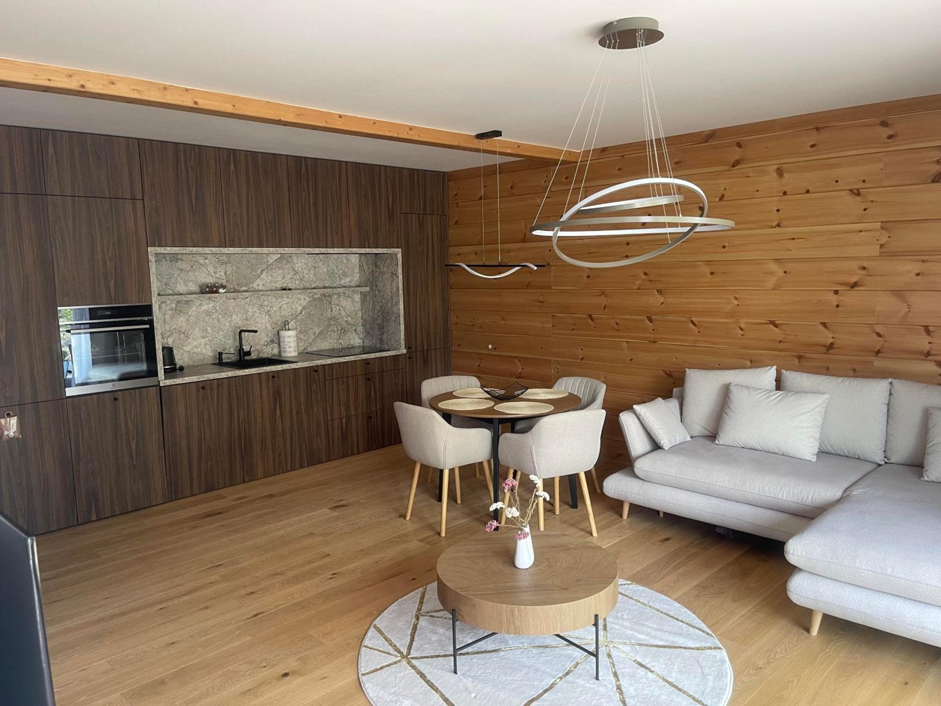 LUXY Apartment