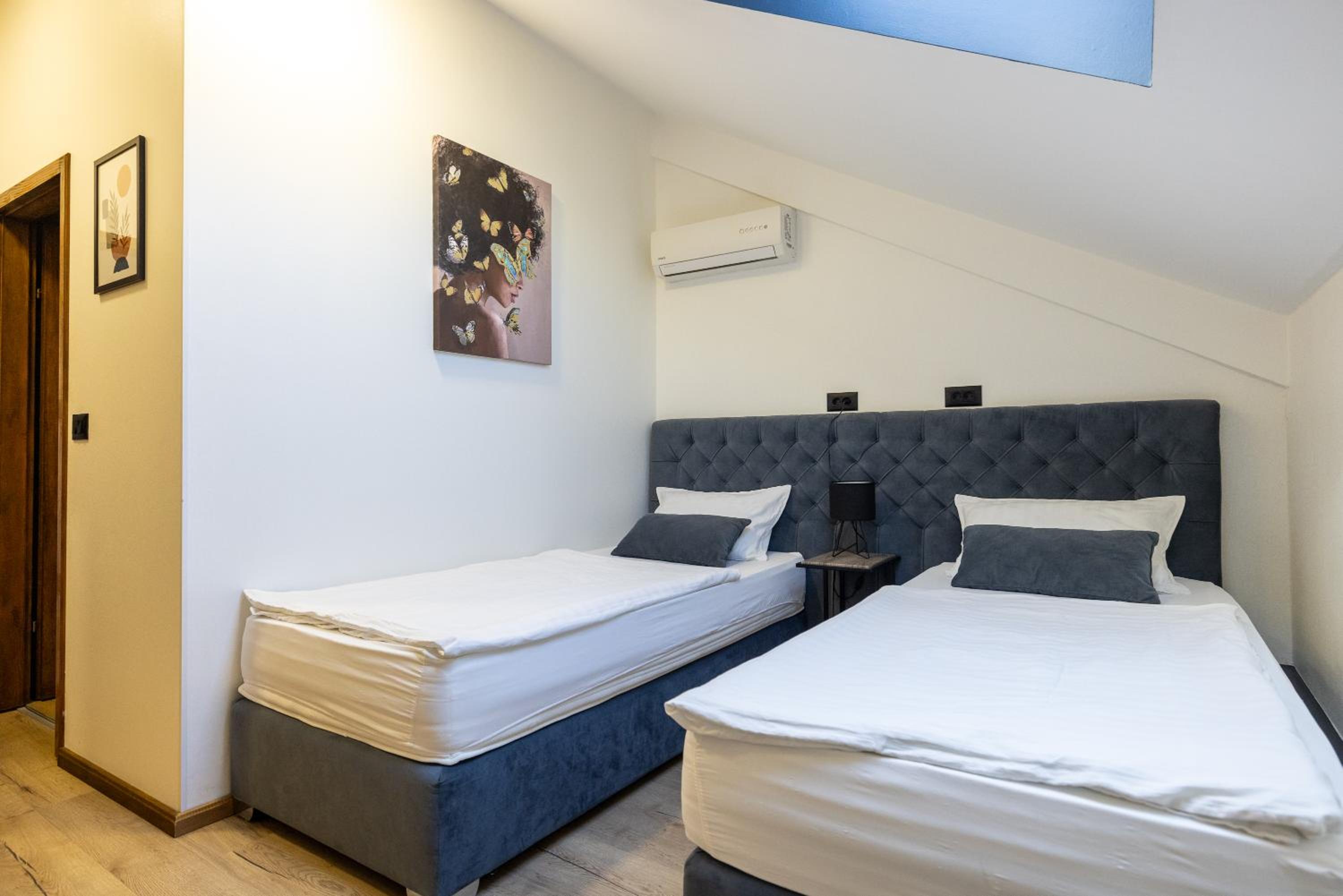 Rooms Lišnić view 3