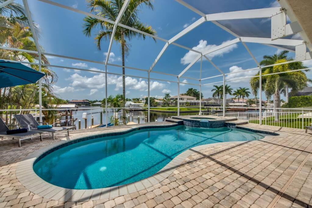 Villa Plantation by CoralVilla - spacious, on water view 5
