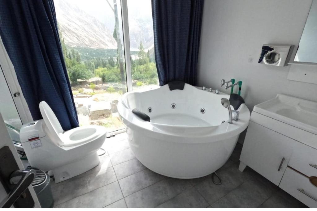 Belle Epoque Mountain Resort, Hunza, Gilgit Baltistan view 3