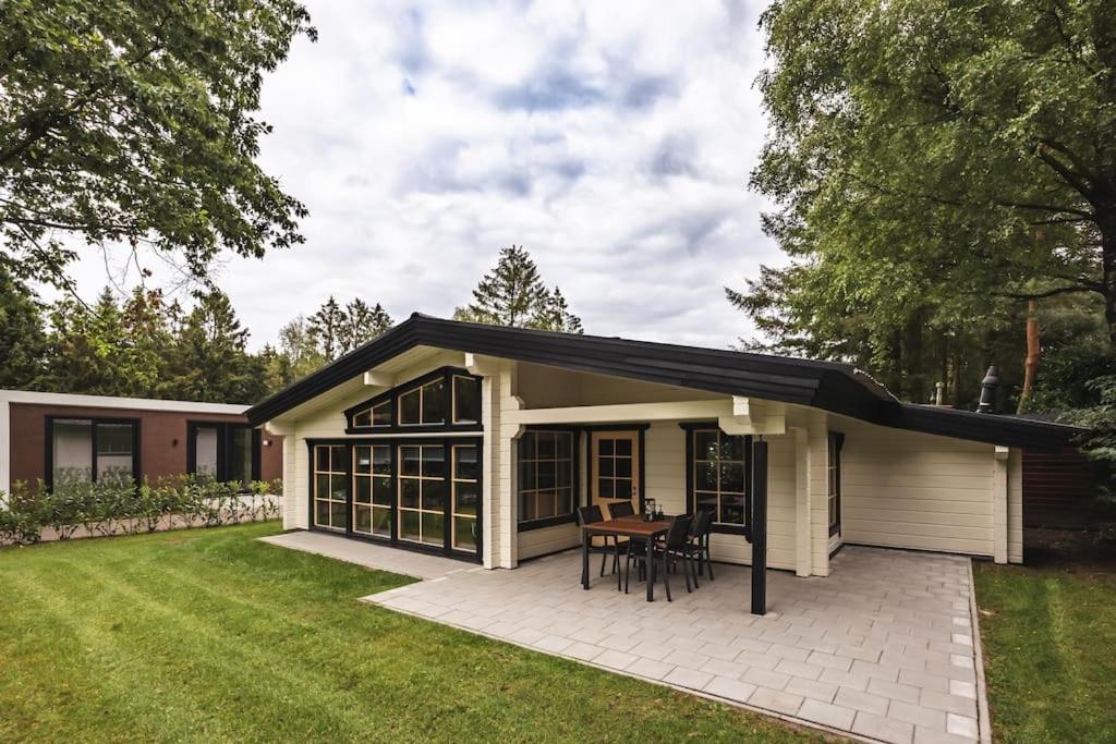 Houten chalet 'De Blokhut' view 2