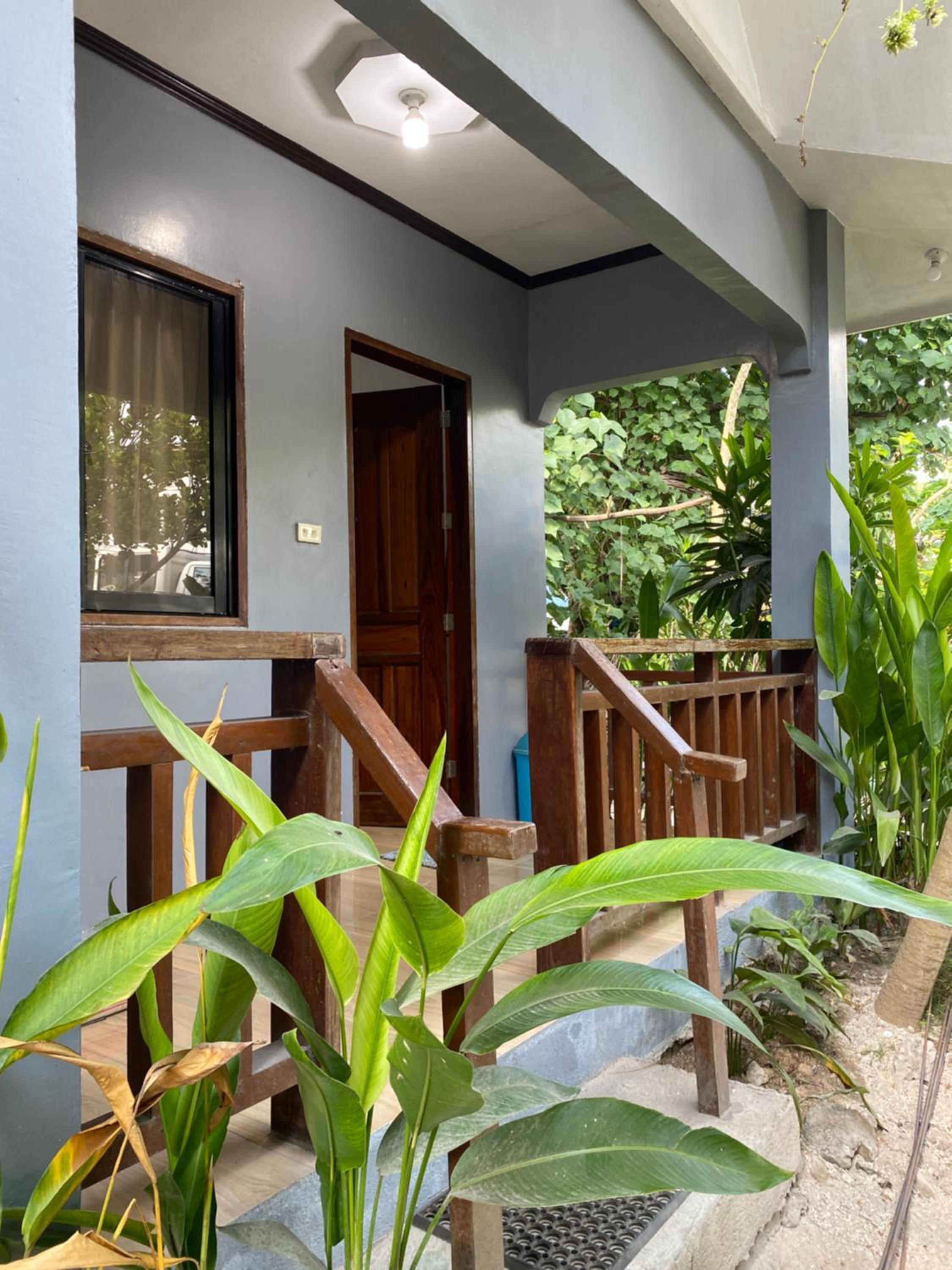 TOBY HOUSE SiARGAO