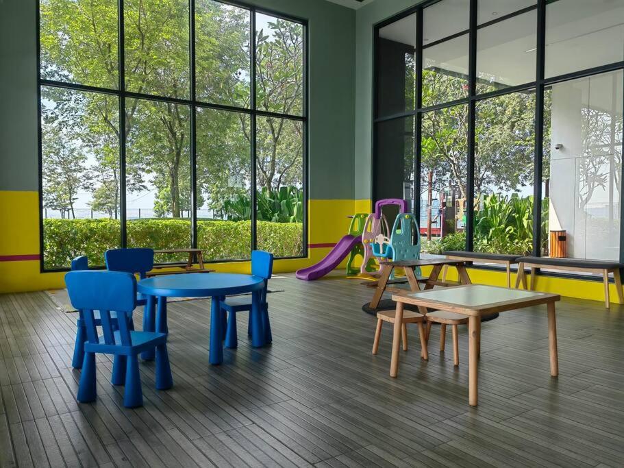 7pax Emporis Kota Damansara 5Bedroom 2CarPark, Segi College, MRT photo 2