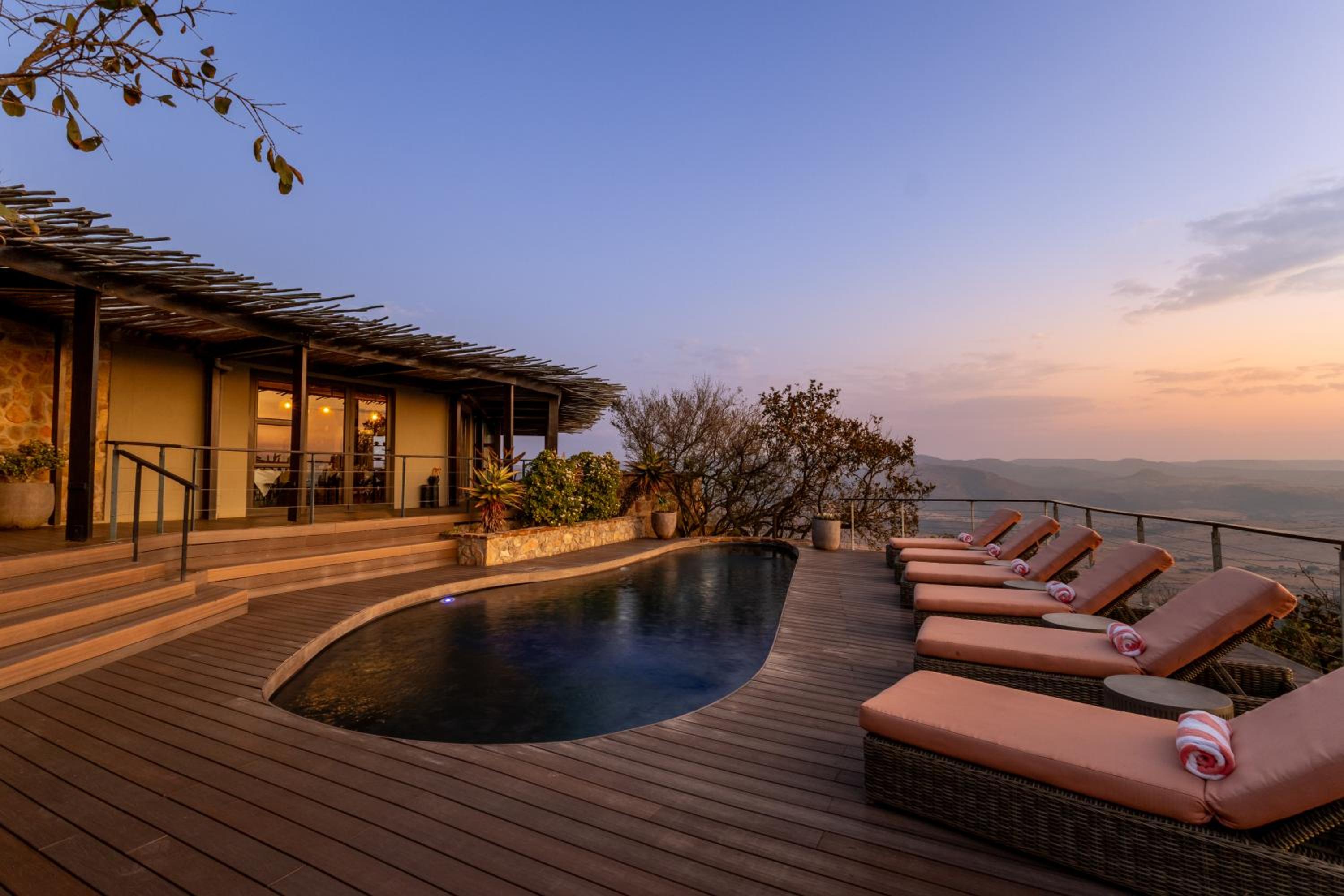Zulu Rock Lodge - Babanango Game Reserve