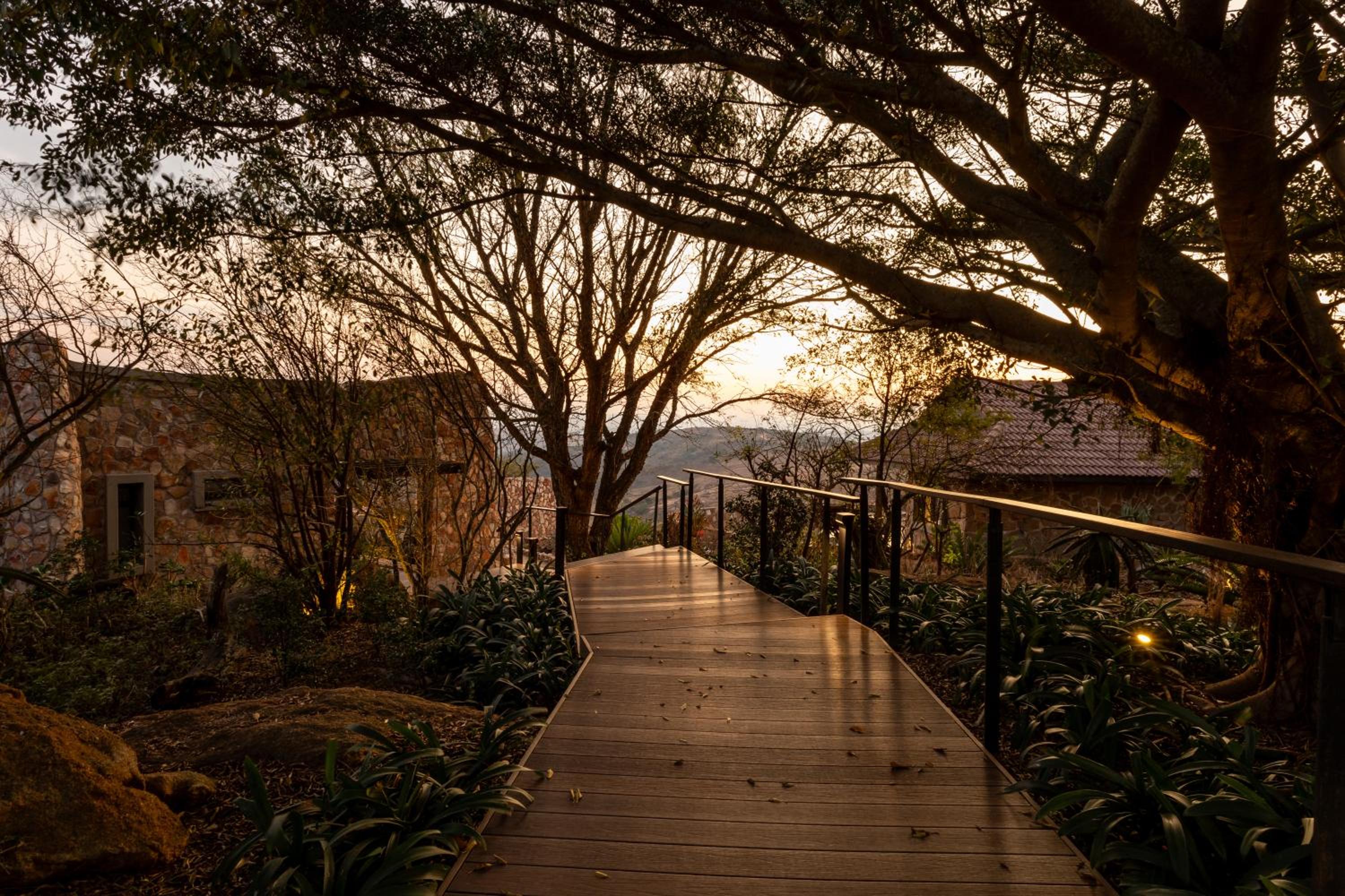 Zulu Rock Lodge - Babanango Game Reserve