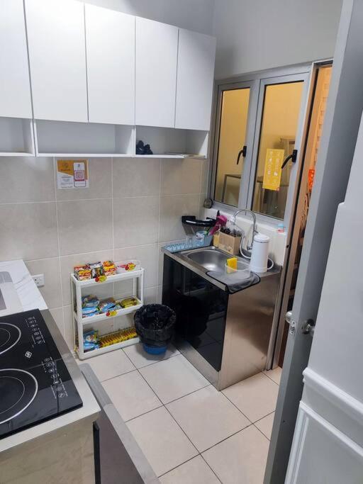 Cozy Homestay KL Setapak 2R2B 1CarPark, Pool, Wifi, MALAYSIAN ONLY & MUS-LIM RECOMMENDED