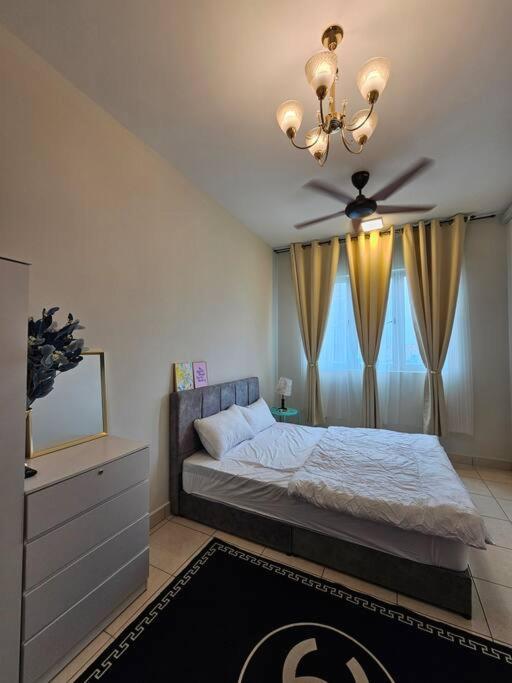 Cozy Homestay KL Setapak 2R2B 1CarPark, Pool, Wifi, MALAYSIAN ONLY & MUS-LIM RECOMMENDED