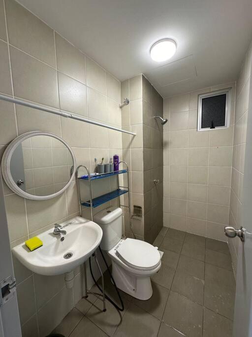 Cozy Homestay KL Setapak 2R2B 1CarPark, Pool, Wifi, MALAYSIAN ONLY & MUS-LIM RECOMMENDED