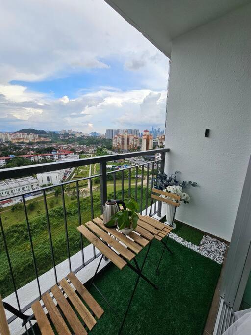 Cozy Homestay KL Setapak 2R2B 1CarPark, Pool, Wifi, MALAYSIAN ONLY & MUS-LIM RECOMMENDED