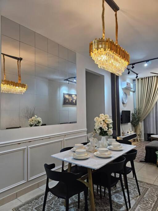 Cozy Homestay KL Setapak 2R2B 1CarPark, Pool, Wifi, MALAYSIAN ONLY & MUS-LIM RECOMMENDED