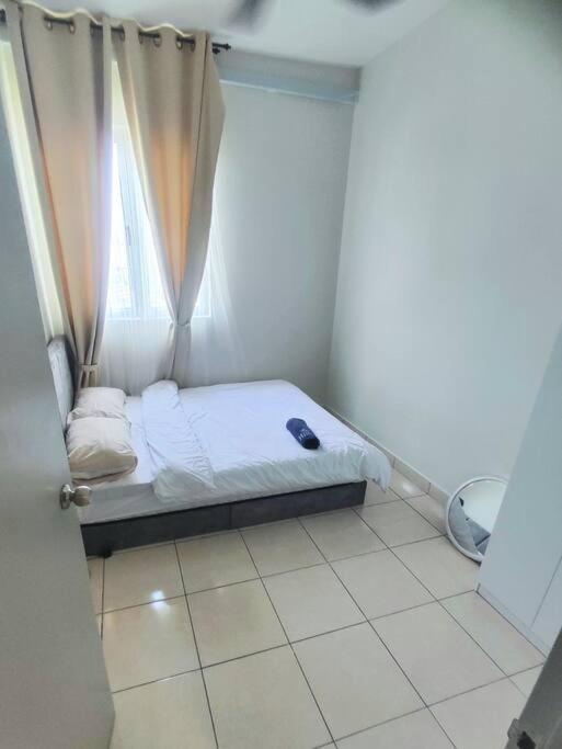 Cozy Homestay KL Setapak 2R2B 1CarPark, Pool, Wifi, MALAYSIAN ONLY & MUS-LIM RECOMMENDED