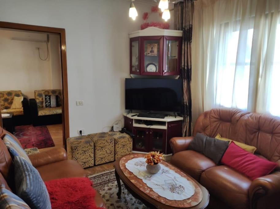 Flat in Tirana, Rruga 5 Maji, Tirane