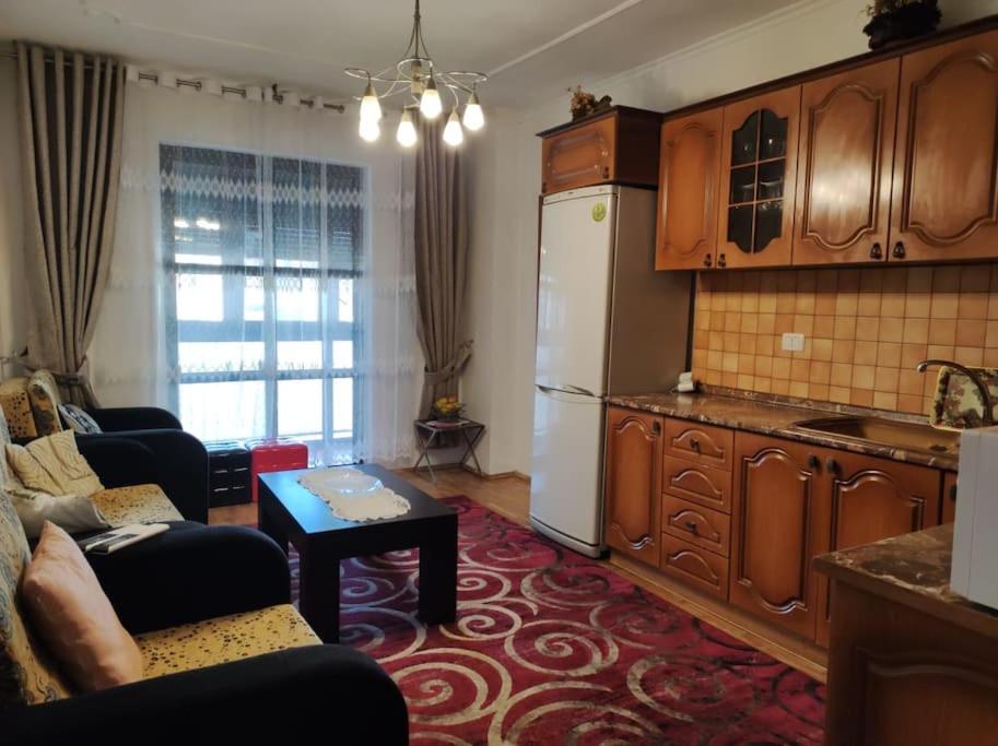 Flat in Tirana, Rruga 5 Maji, Tirane