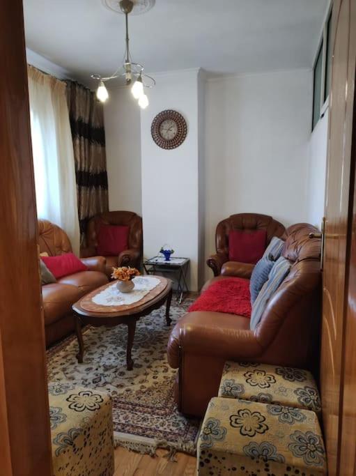 Flat in Tirana, Rruga 5 Maji, Tirane