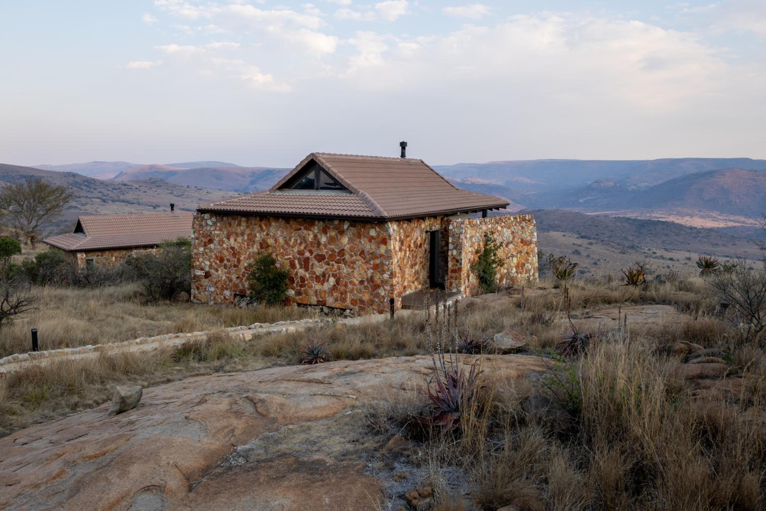 Zulu Rock Lodge - Babanango Game Reserve