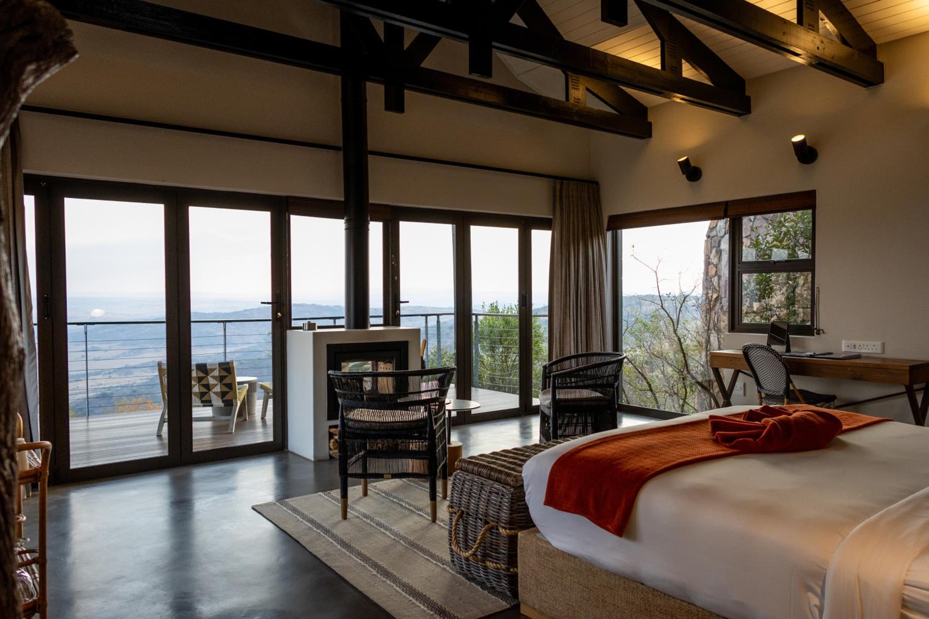 Zulu Rock Lodge - Babanango Game Reserve