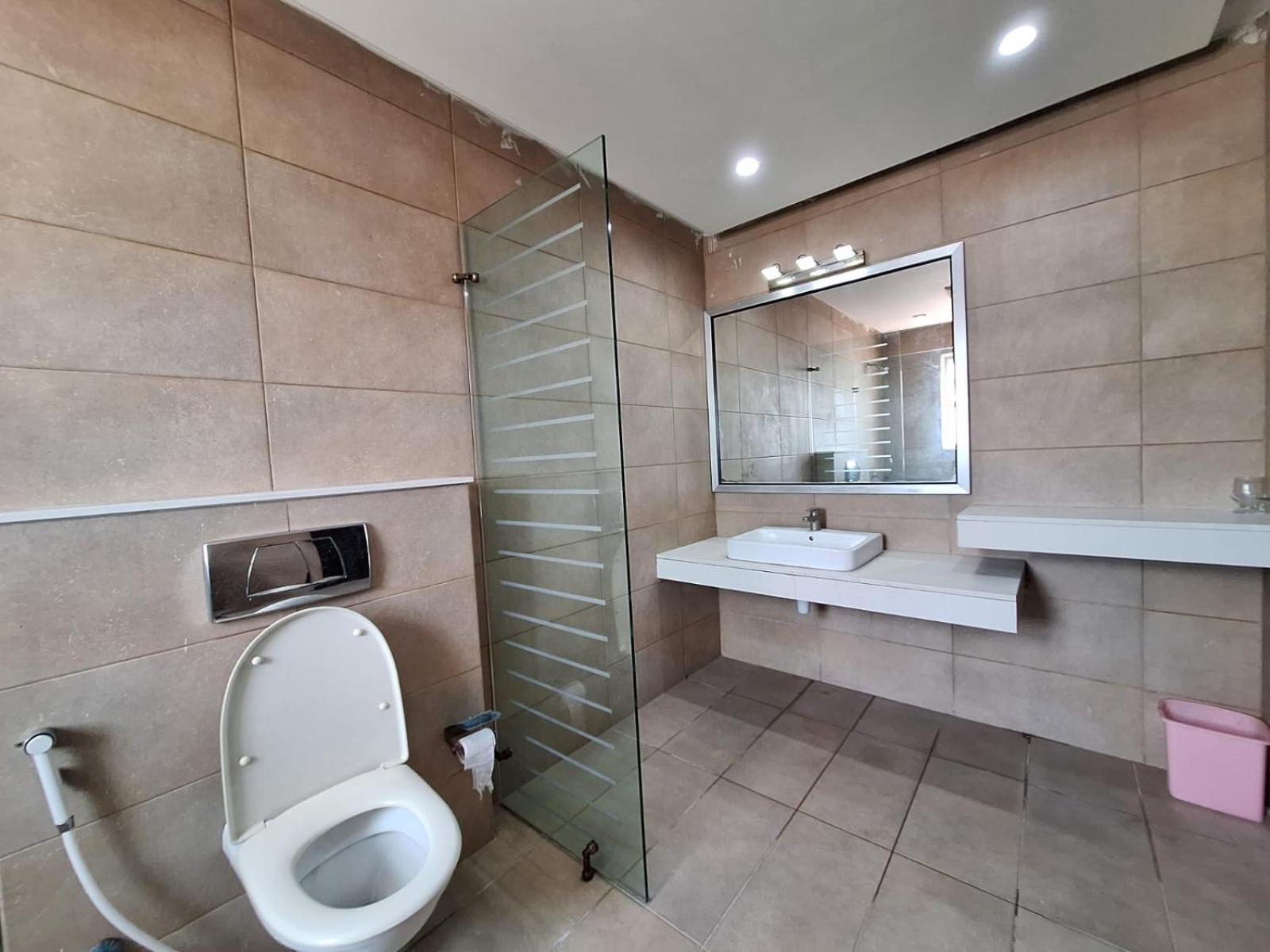 Royal Flat 2 Bed Apartment view 3