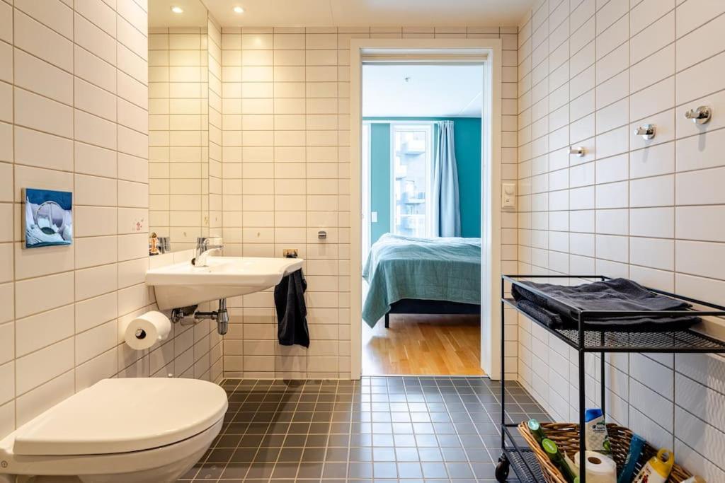 Accessible corner apartment with 3 bedrooms, 2 bathrooms, 2 parkings and 3 balconies view 5