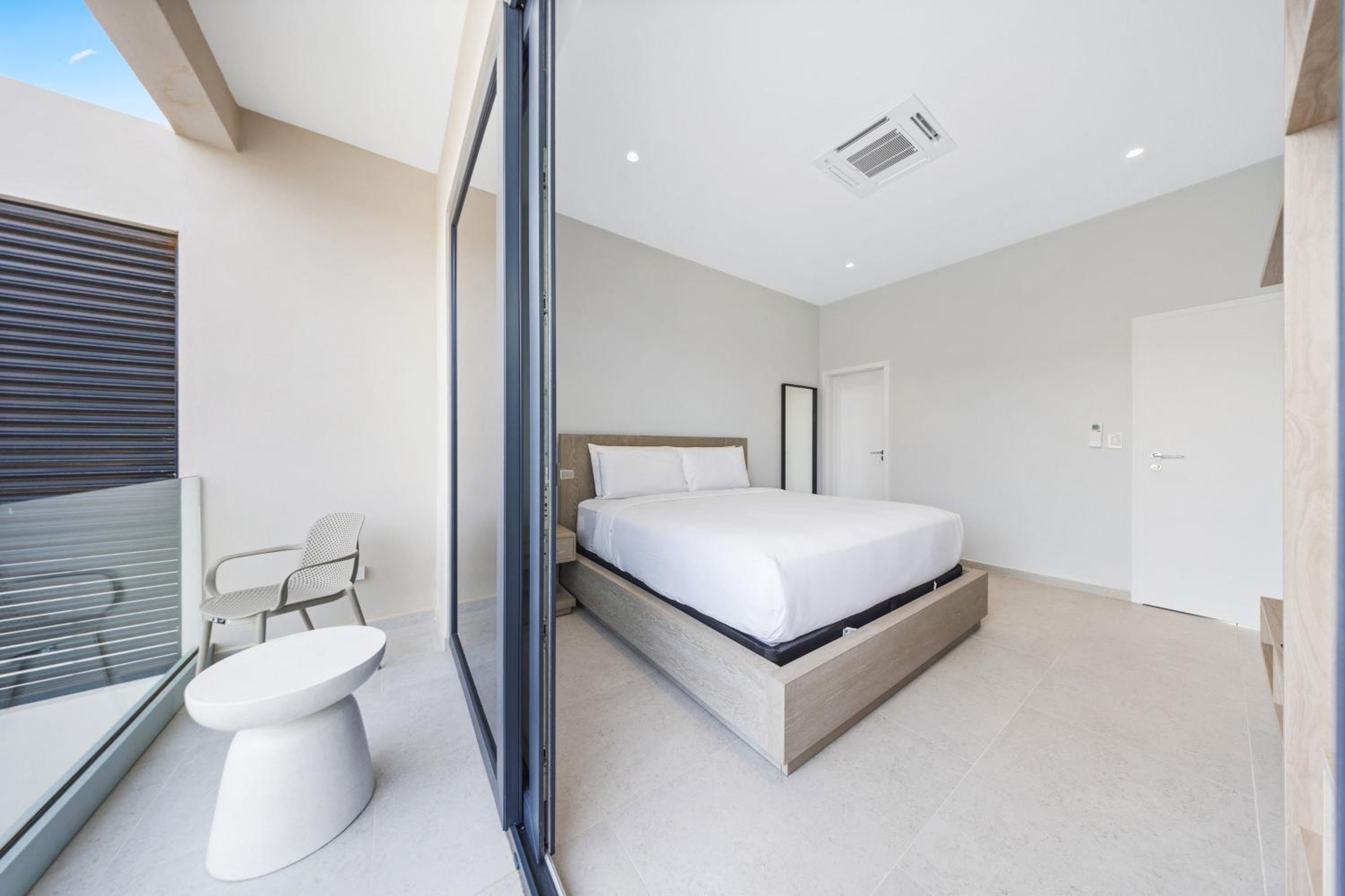 Boca Catalina 5 NEW 4BR 4BA Pool Walk to Beach by Bocobay