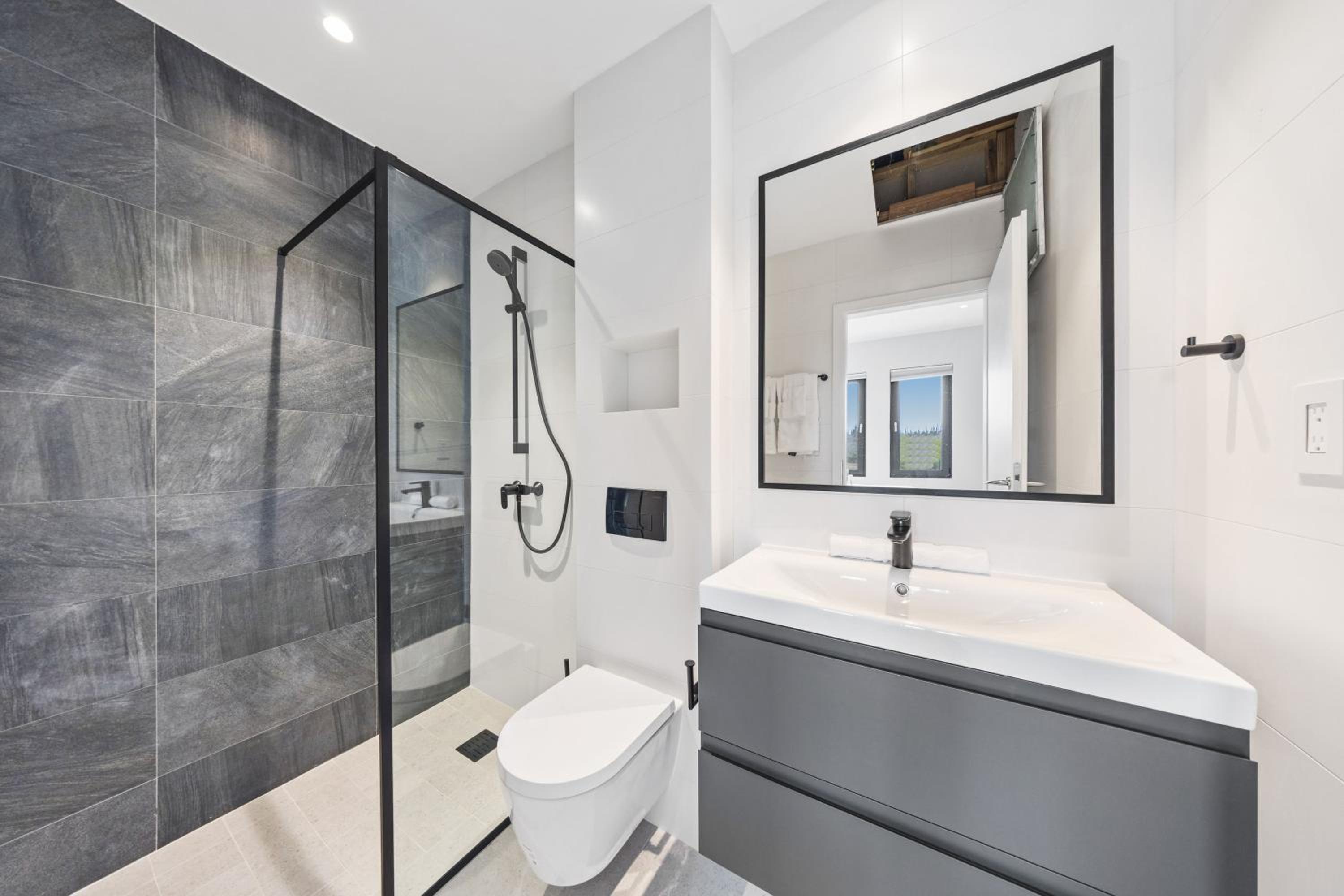 Boca Catalina 5 NEW 4BR 4BA Pool Walk to Beach by Bocobay