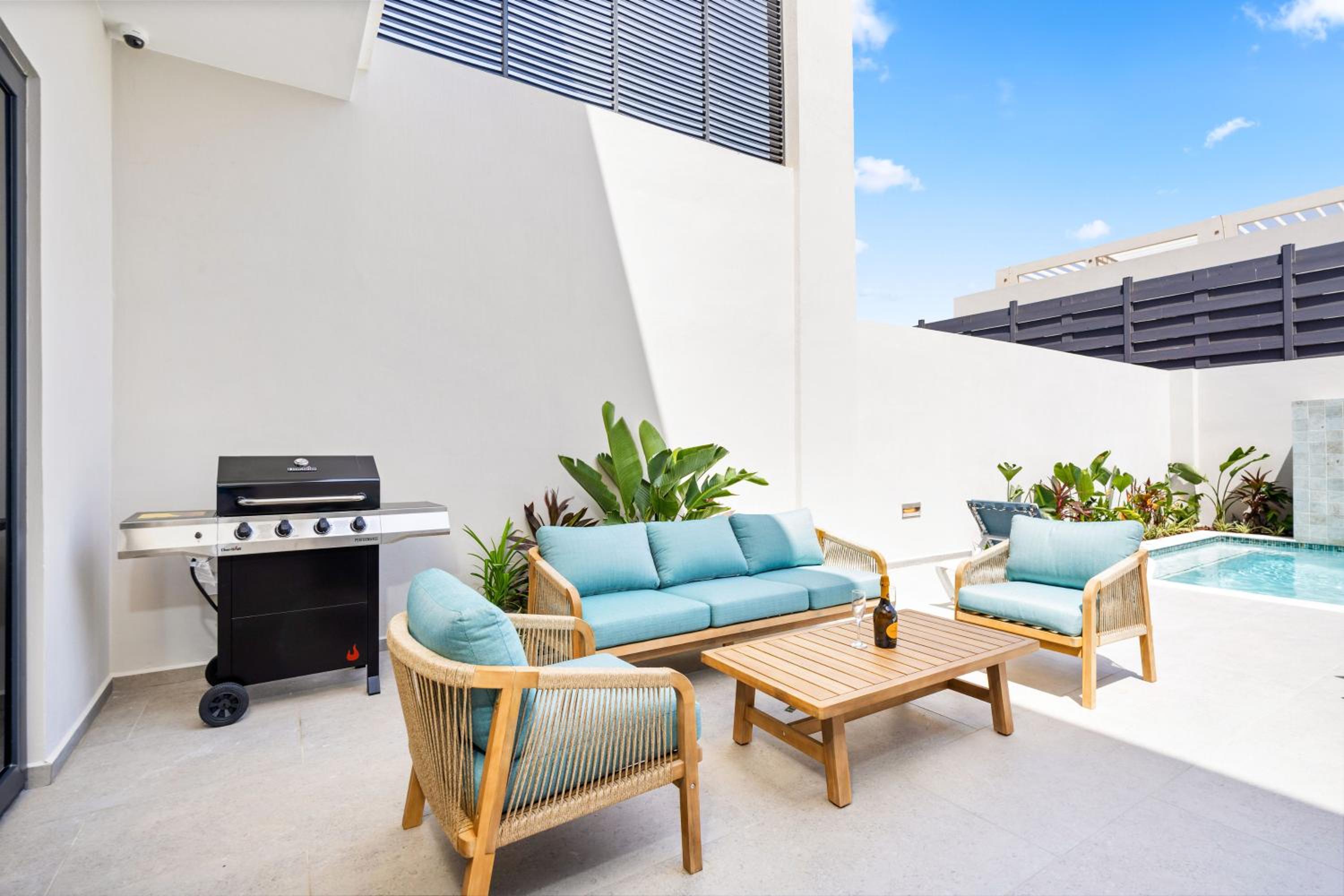 Boca Catalina 5 NEW 4BR 4BA Pool Walk to Beach by Bocobay