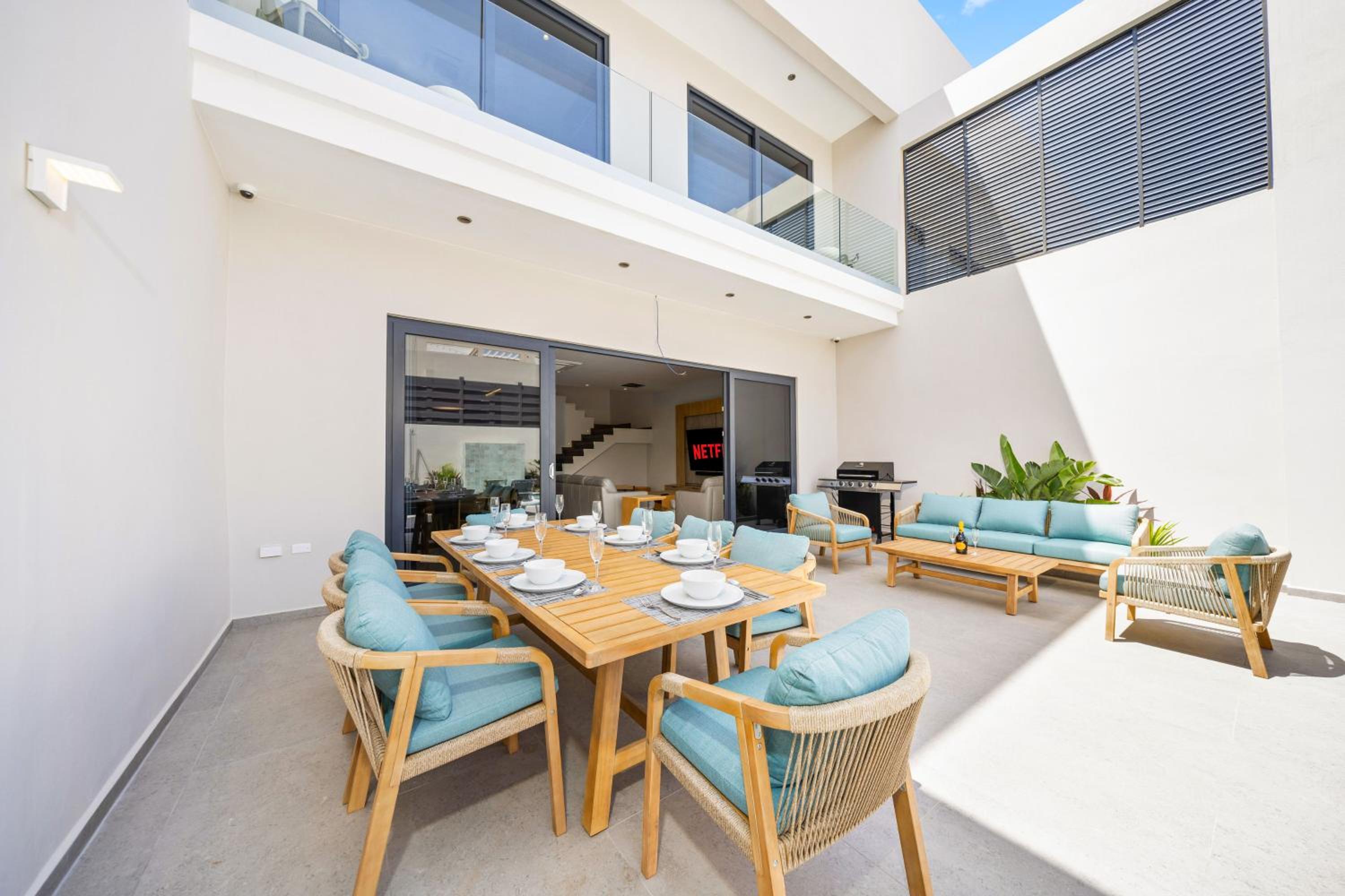 Boca Catalina 5 NEW 4BR 4BA Pool Walk to Beach by Bocobay