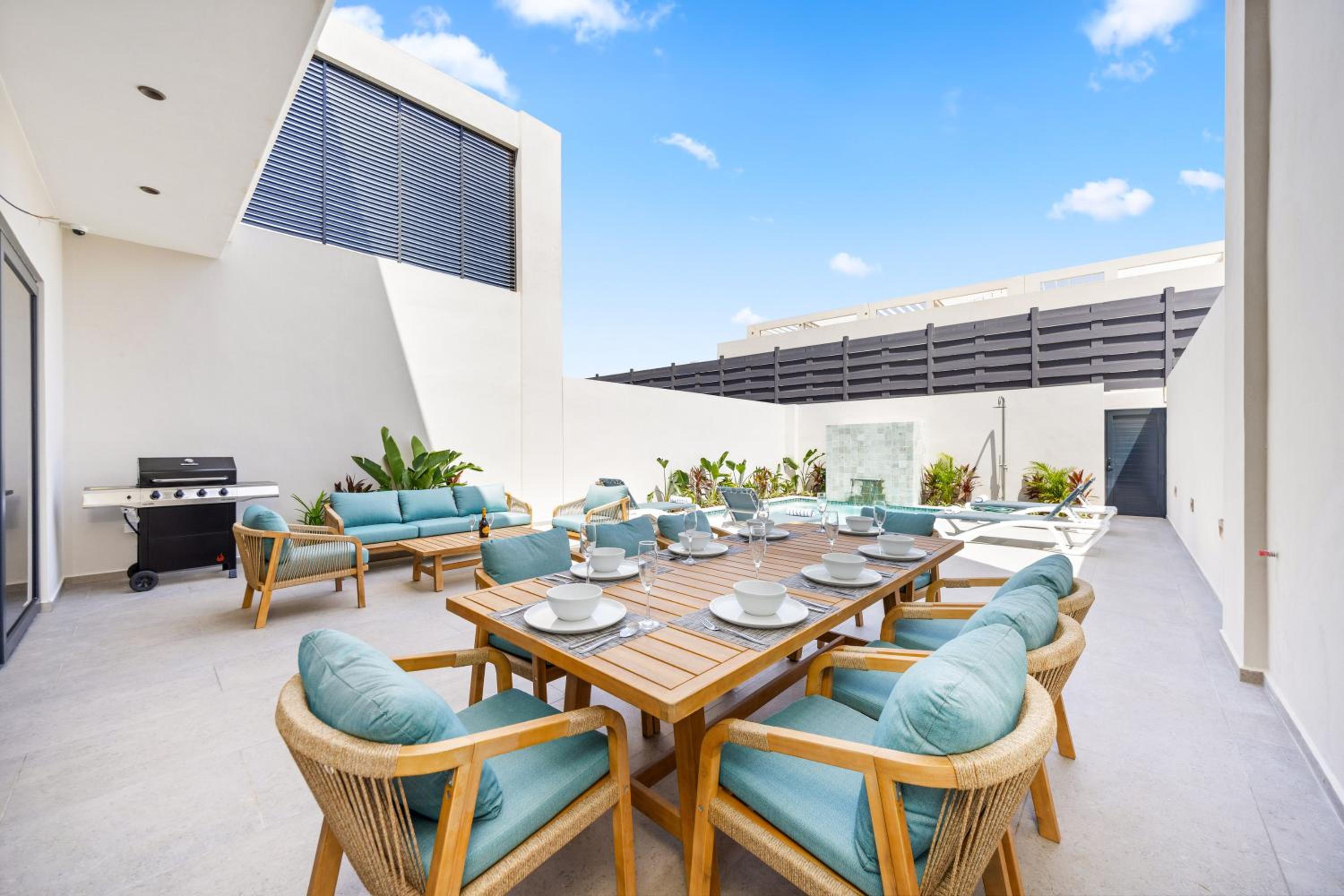 Boca Catalina 5 NEW 4BR 4BA Pool Walk to Beach by Bocobay