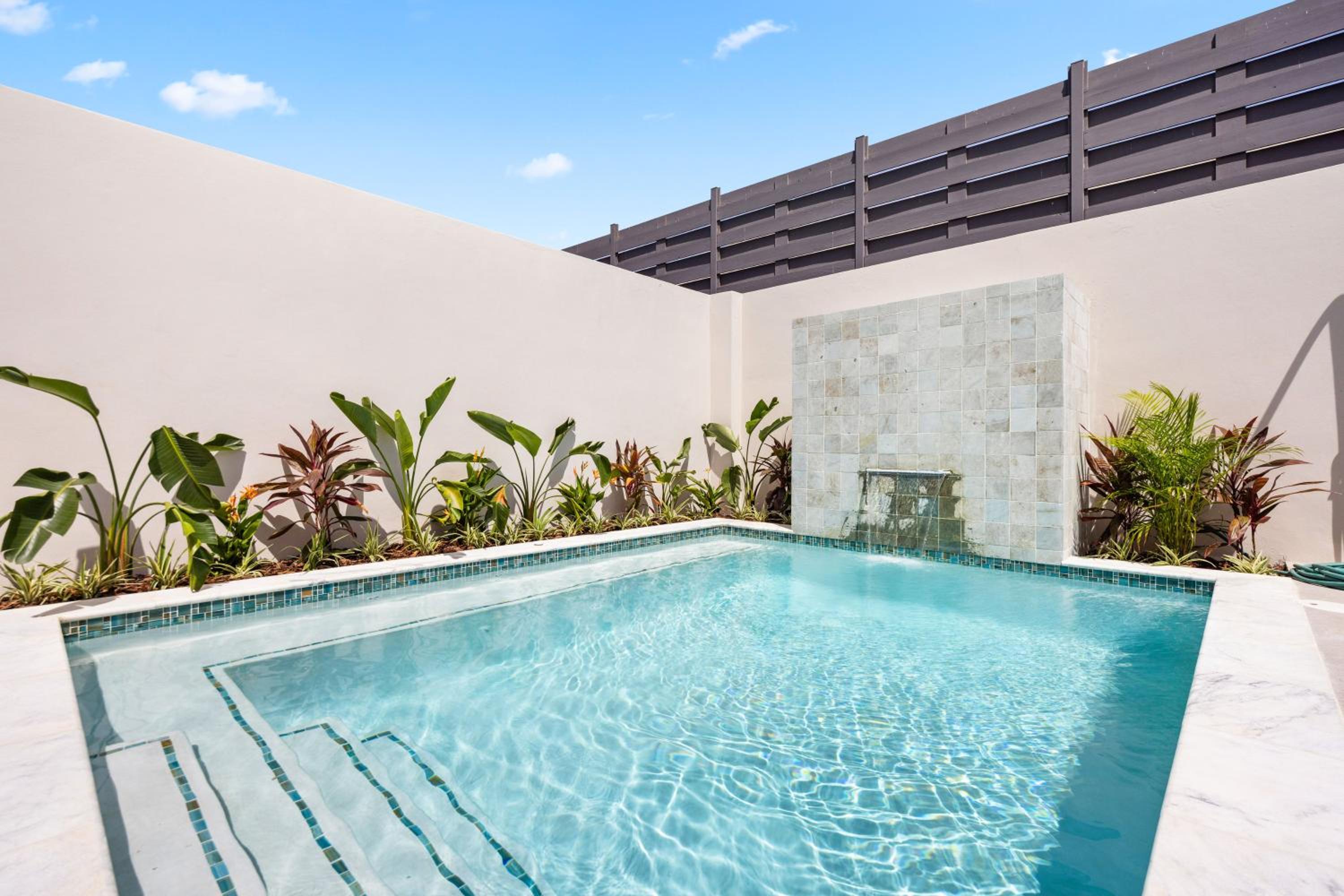 Boca Catalina 5 NEW 4BR 4BA Pool Walk to Beach by Bocobay