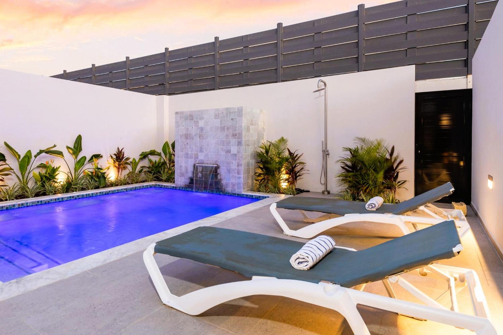 Boca Catalina 5 NEW 4BR 4BA Pool Walk to Beach by Bocobay