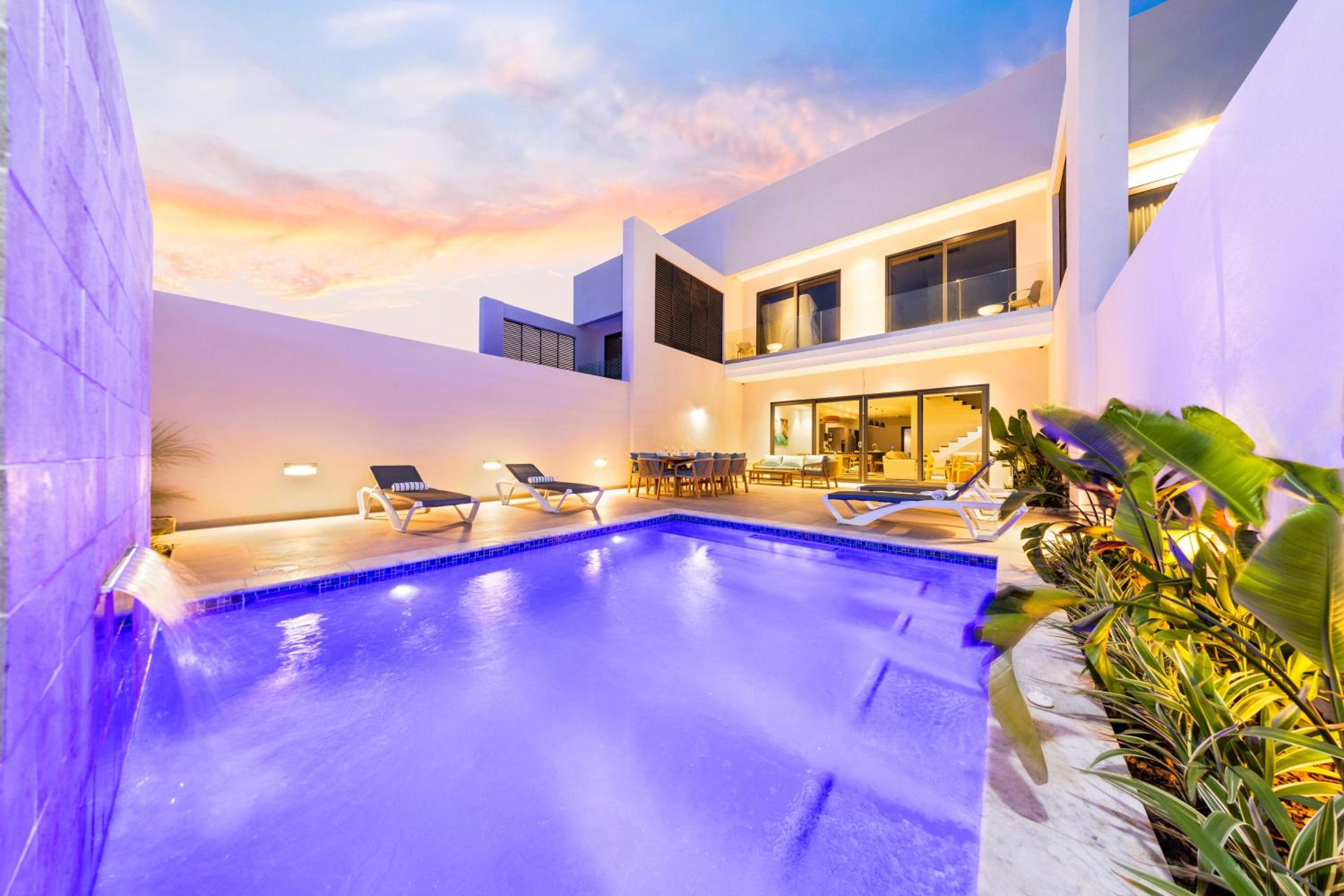 Boca Catalina 5 NEW 4BR 4BA Pool Walk to Beach by Bocobay